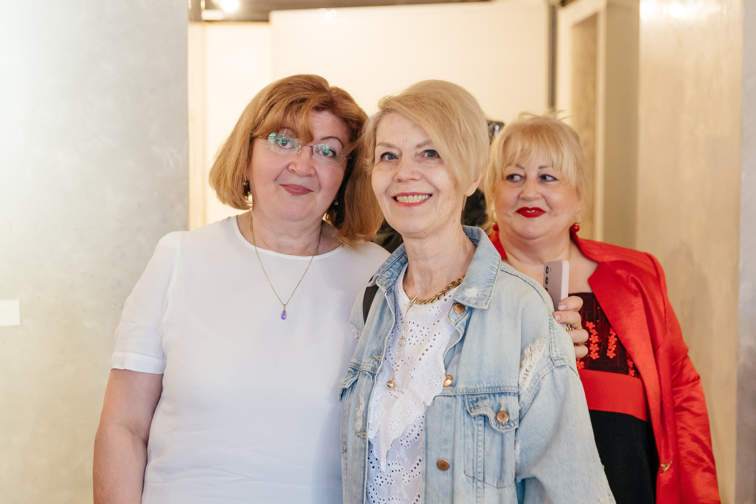 Выставка Лиры Алборовой «Цвет — это я». Свадебный и репортажный фотограф в Санкт-Петербурге Николай Голованов