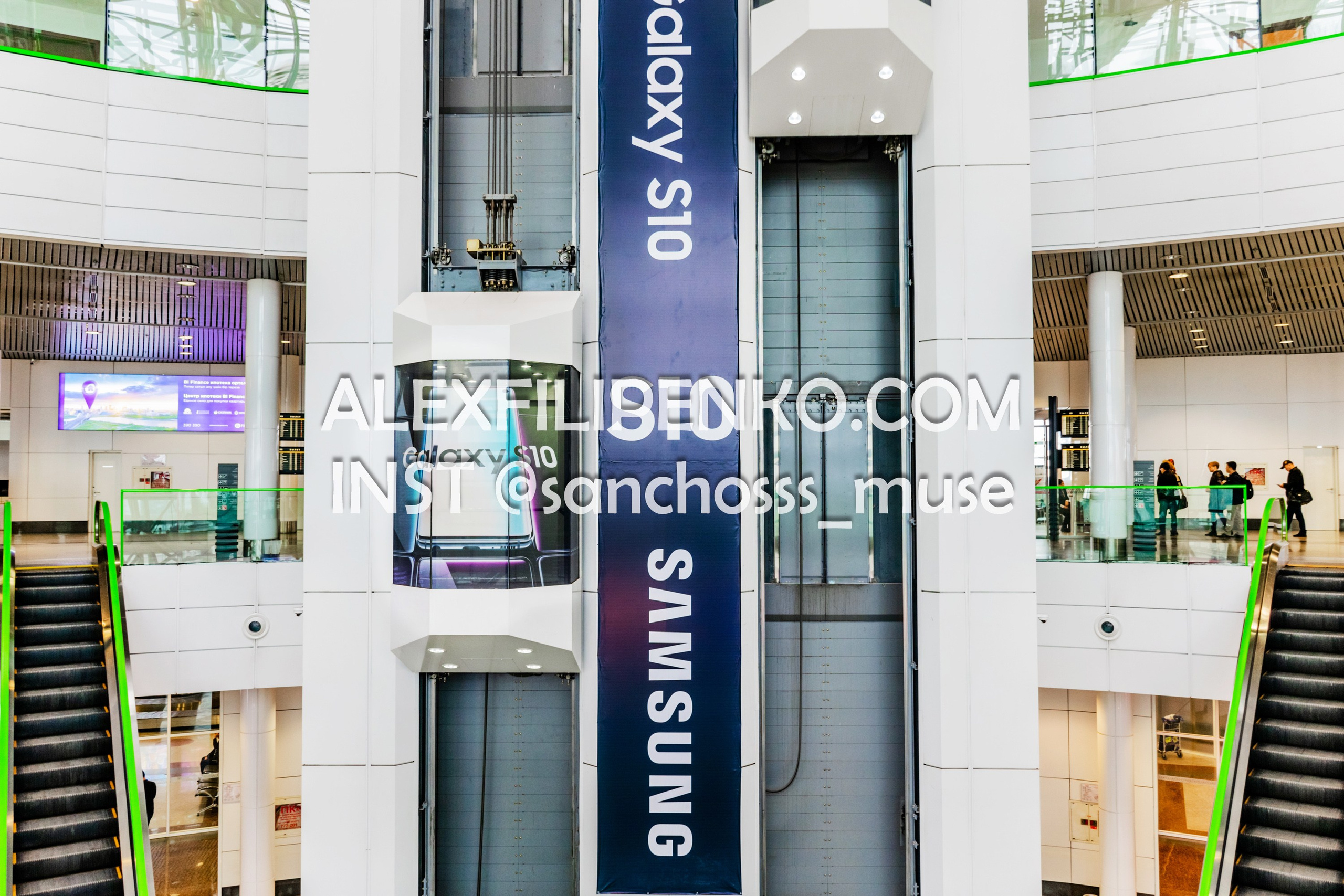 Фотосъемка для рекламного оператора MYD Production в Аэропорту Астаны. Фотограф интерьера недвижимости и архитектуры в Астане