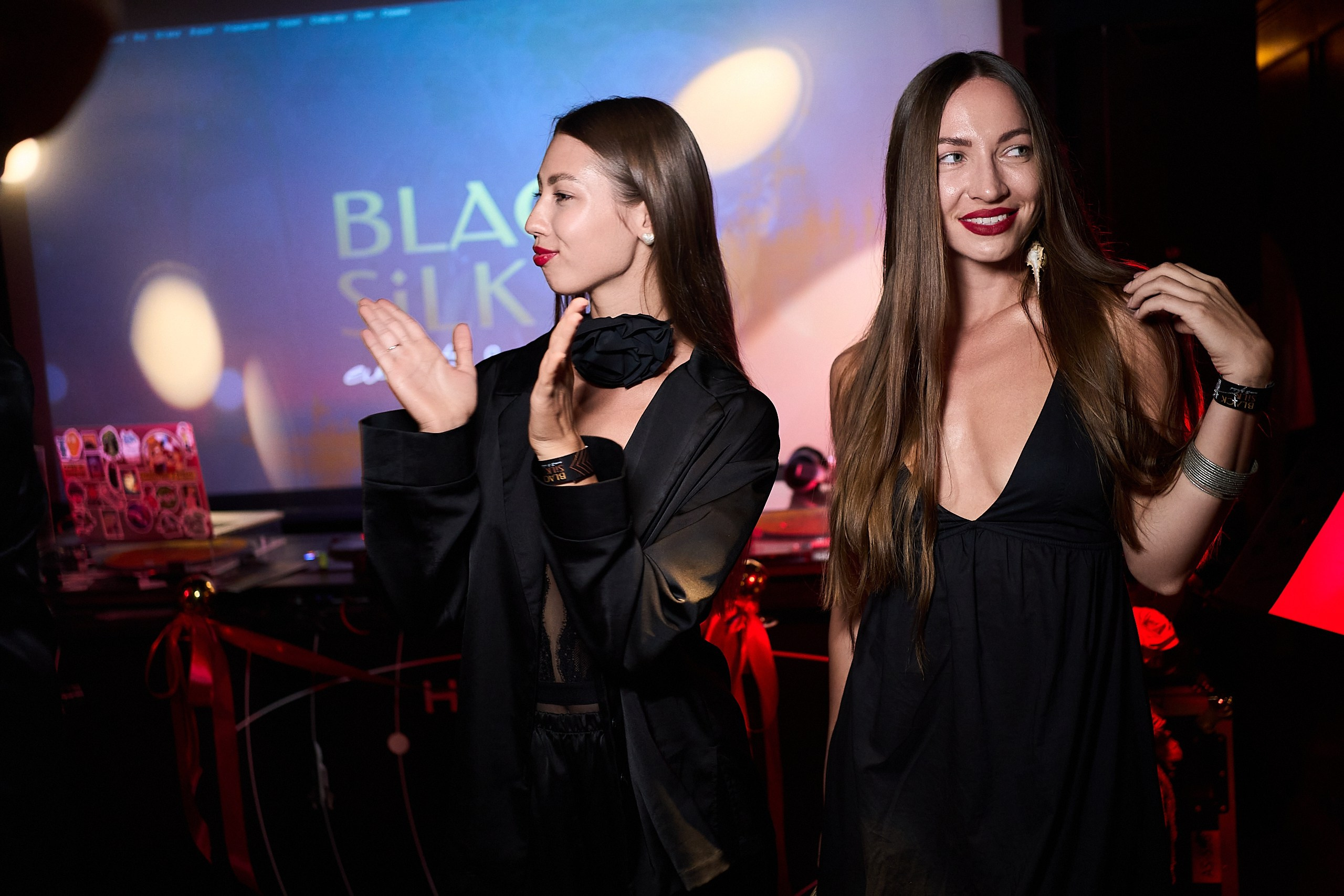 Black silk. Главная