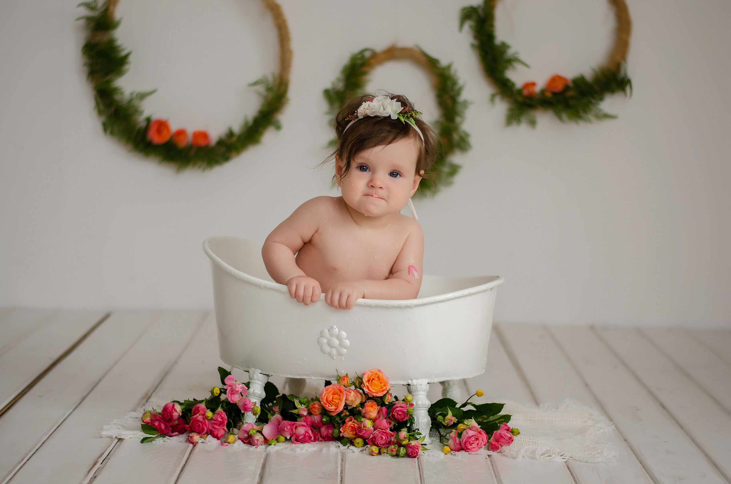 Молочная ванночка. Марина Колосова, детский фотограф и фотограф новорожденных в Красноярс