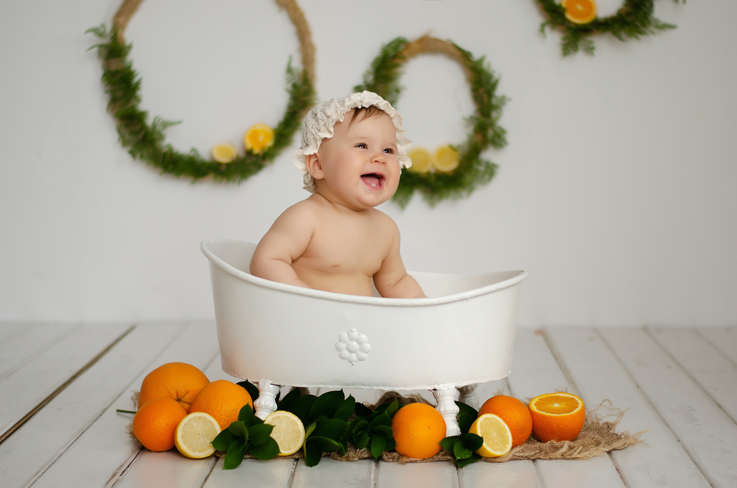Молочная ванночка. Марина Колосова, детский фотограф и фотограф новорожденных в Красноярс