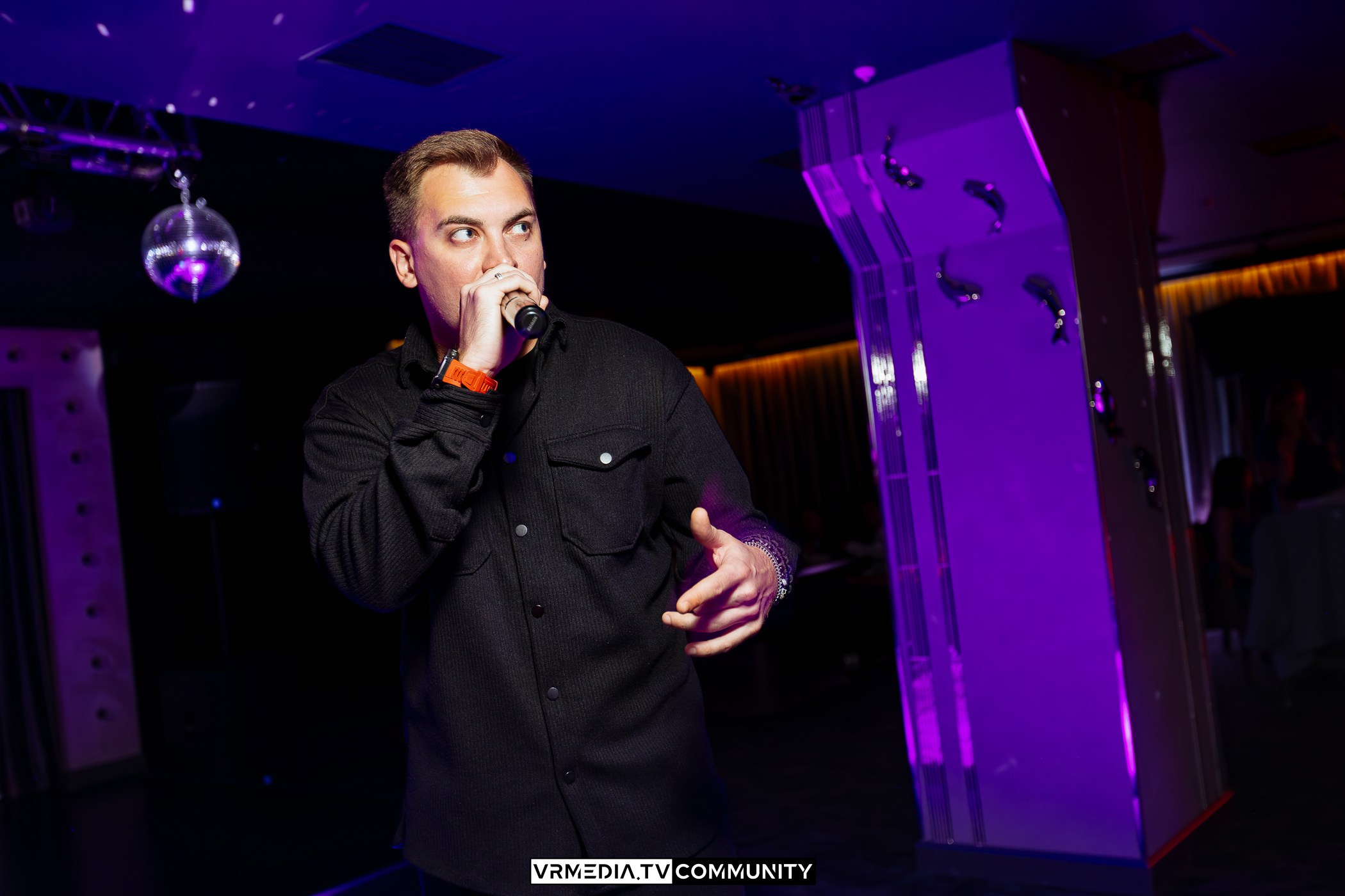 Караоке-бар «Volna»: Friends day или день дружбана