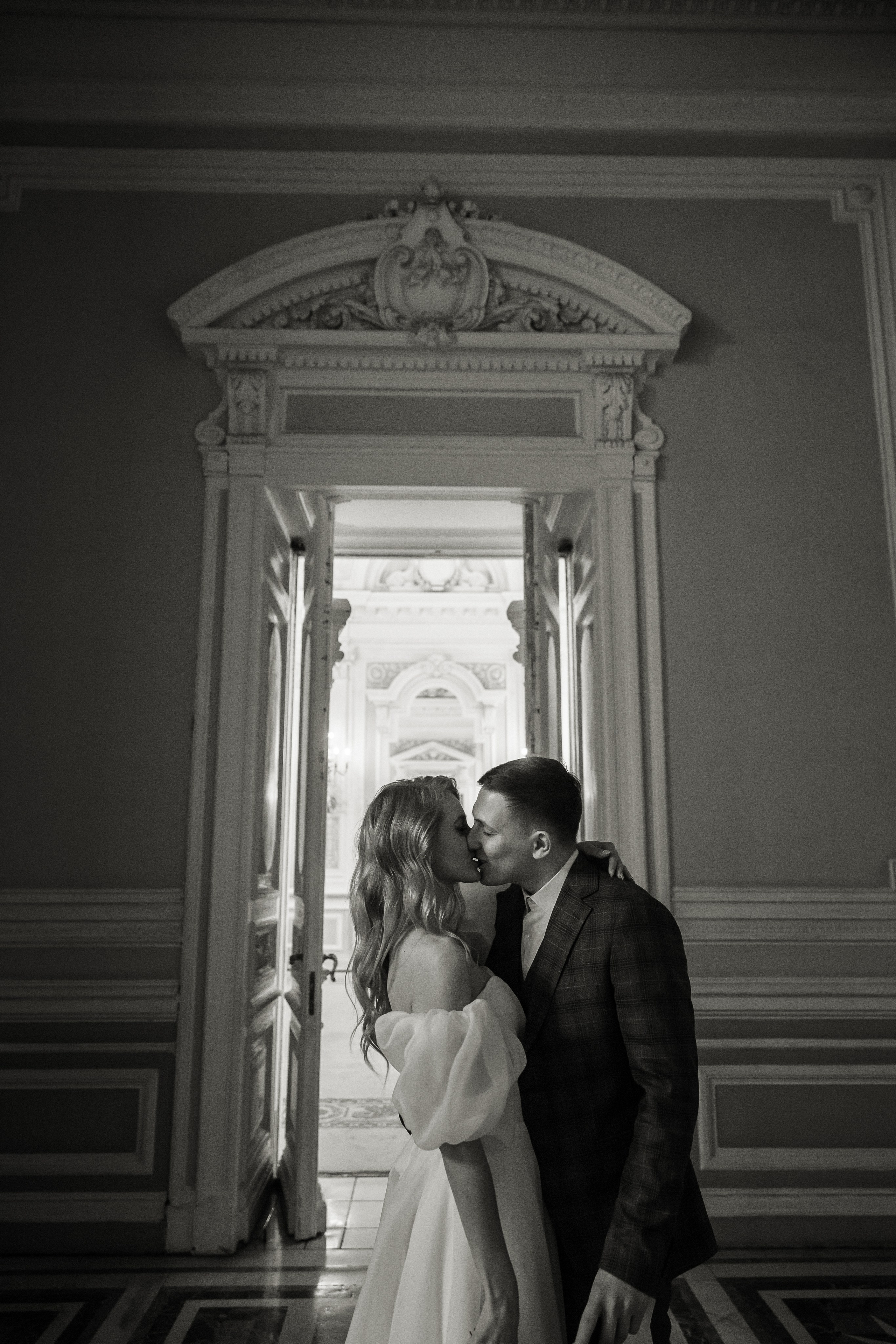 ДВОРЕЦ № 1 | Март, Исаакий, Английская набережная. Свадебный фотограф в Санкт-Петербурге Полина Корзухина