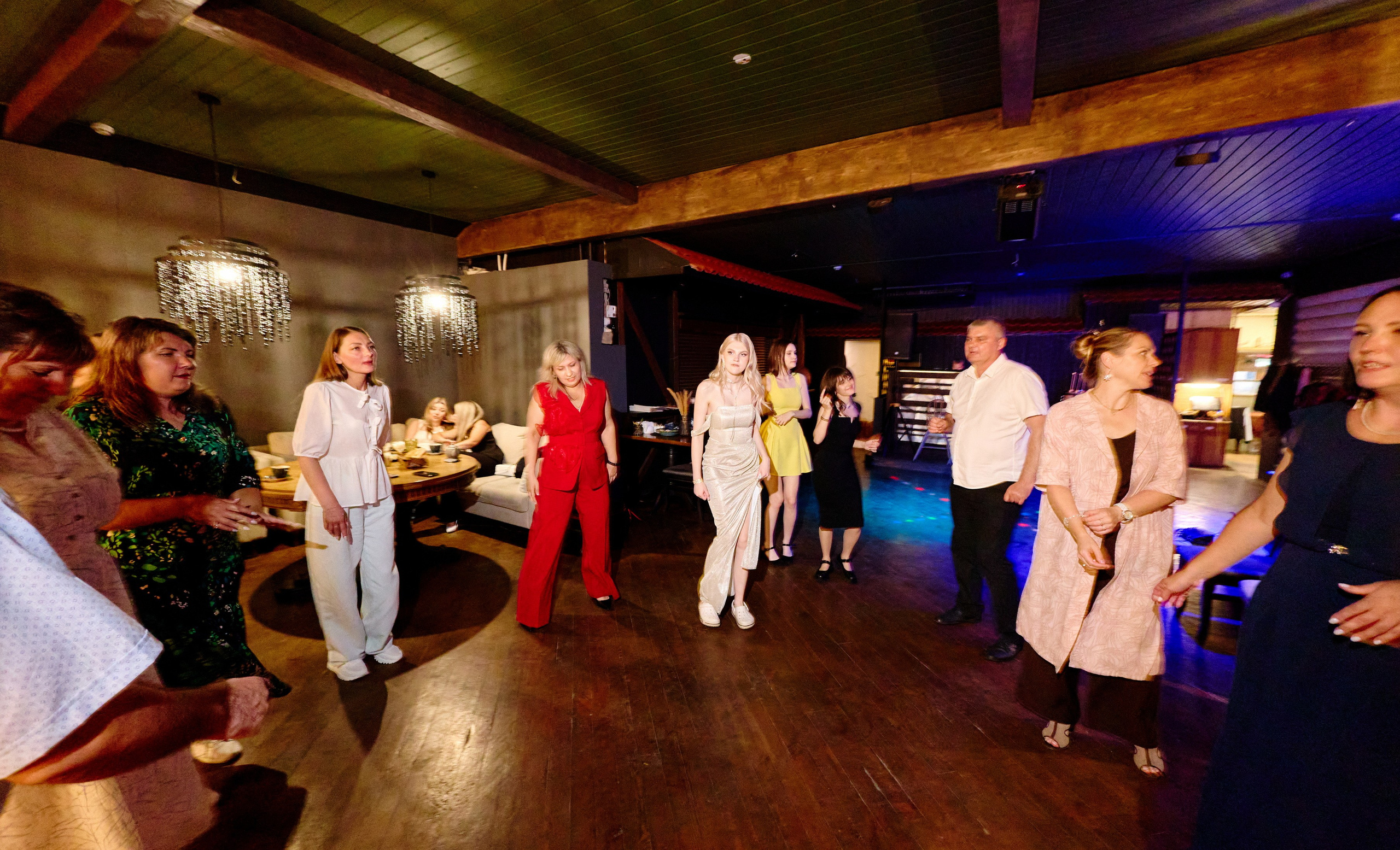 Выпускной 35 Сош. Фотограф Выпускные альбомы Таганрог Сергей Коробченко