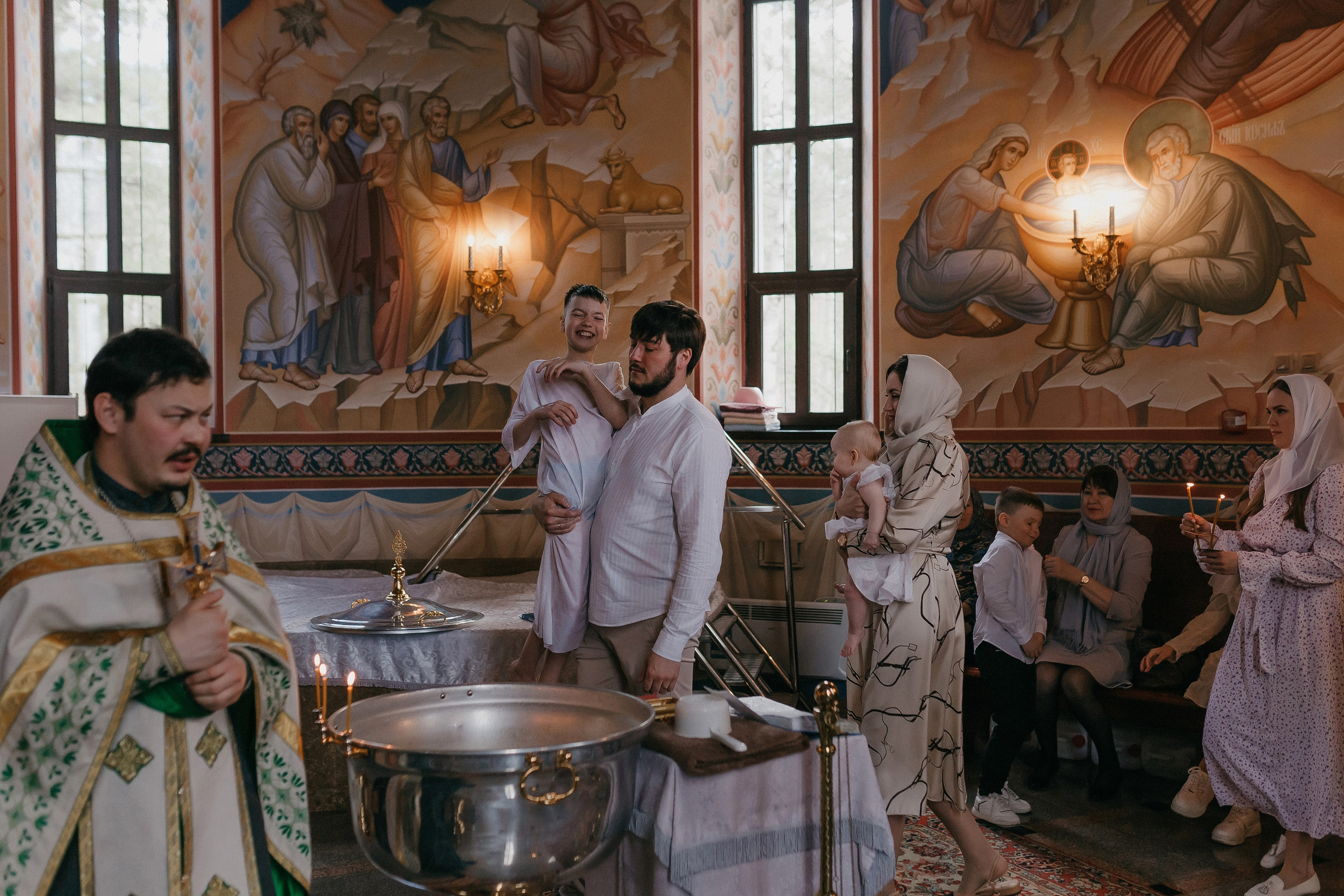 Крещение Артёма и Валерии. Храм Георгия Победоносца. Семейный фотограф в Сургуте