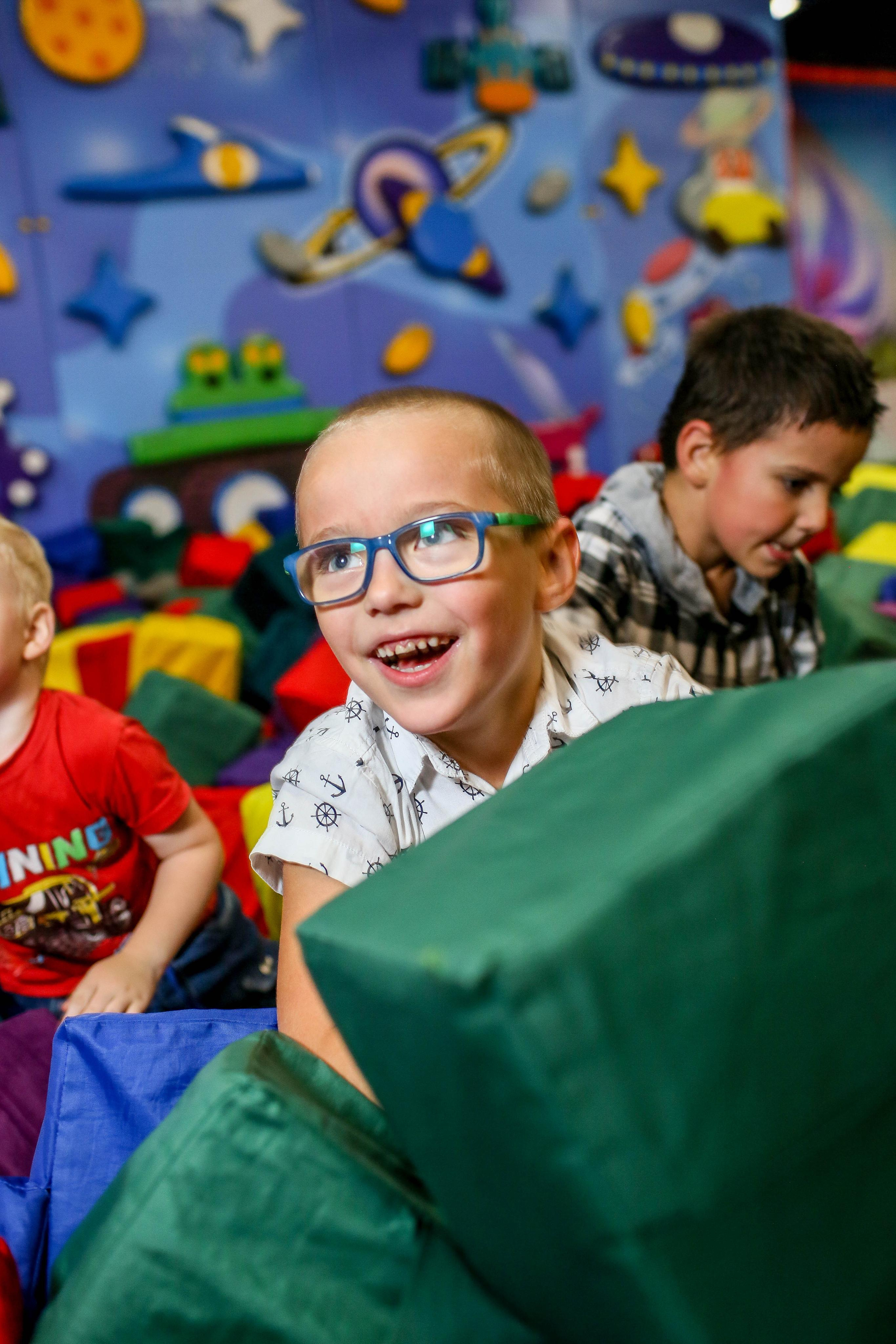 детская фотосессия в Санкт-Петербурге, фотограф Joky joya, детский и семейный фотограф и видеограф СПб. Фотограф на детский праздник в День Рождения в развлекательном центре Питера