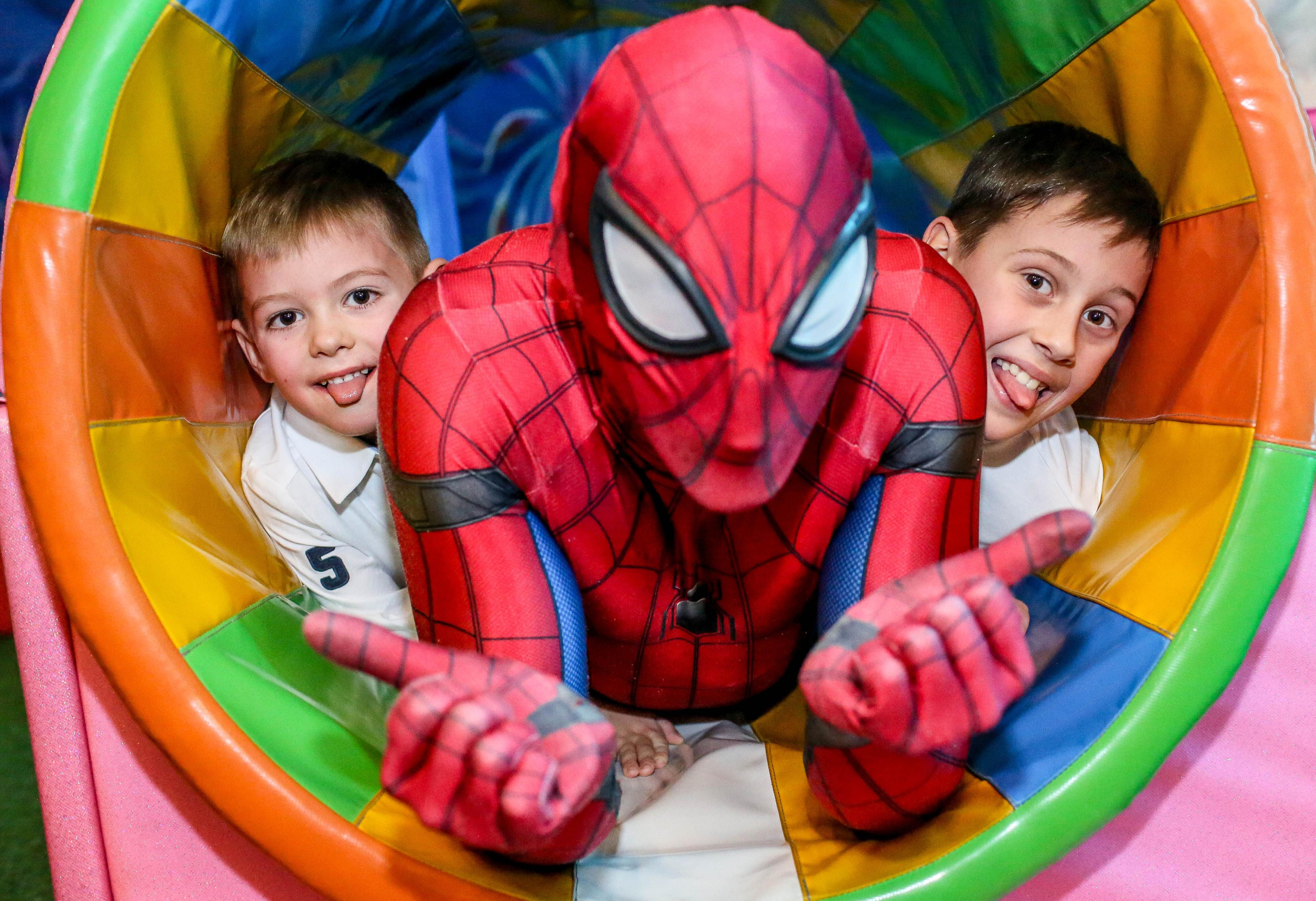 детская фотосессия в Санкт-Петербурге, фотограф Joky joya, детский и семейный фотограф и видеограф СПб. Фотограф на детский праздник в День Рождения в развлекательном центре Питера