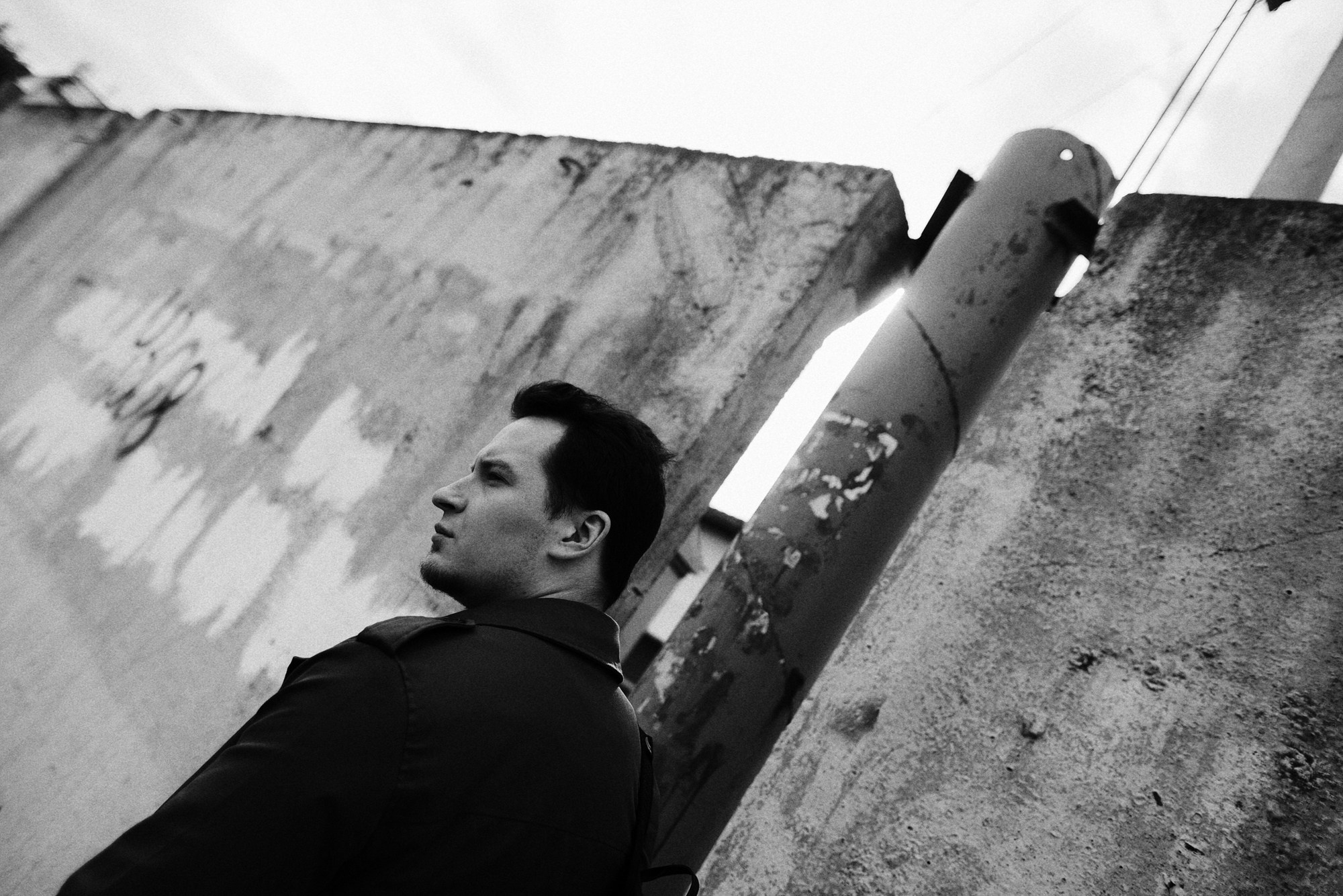 Фотограф Тюмень Дарья Мустафина — Мужская фотосессия на улицах Тюмени. Портретный фотограф Тюмень Дарья Мустафина