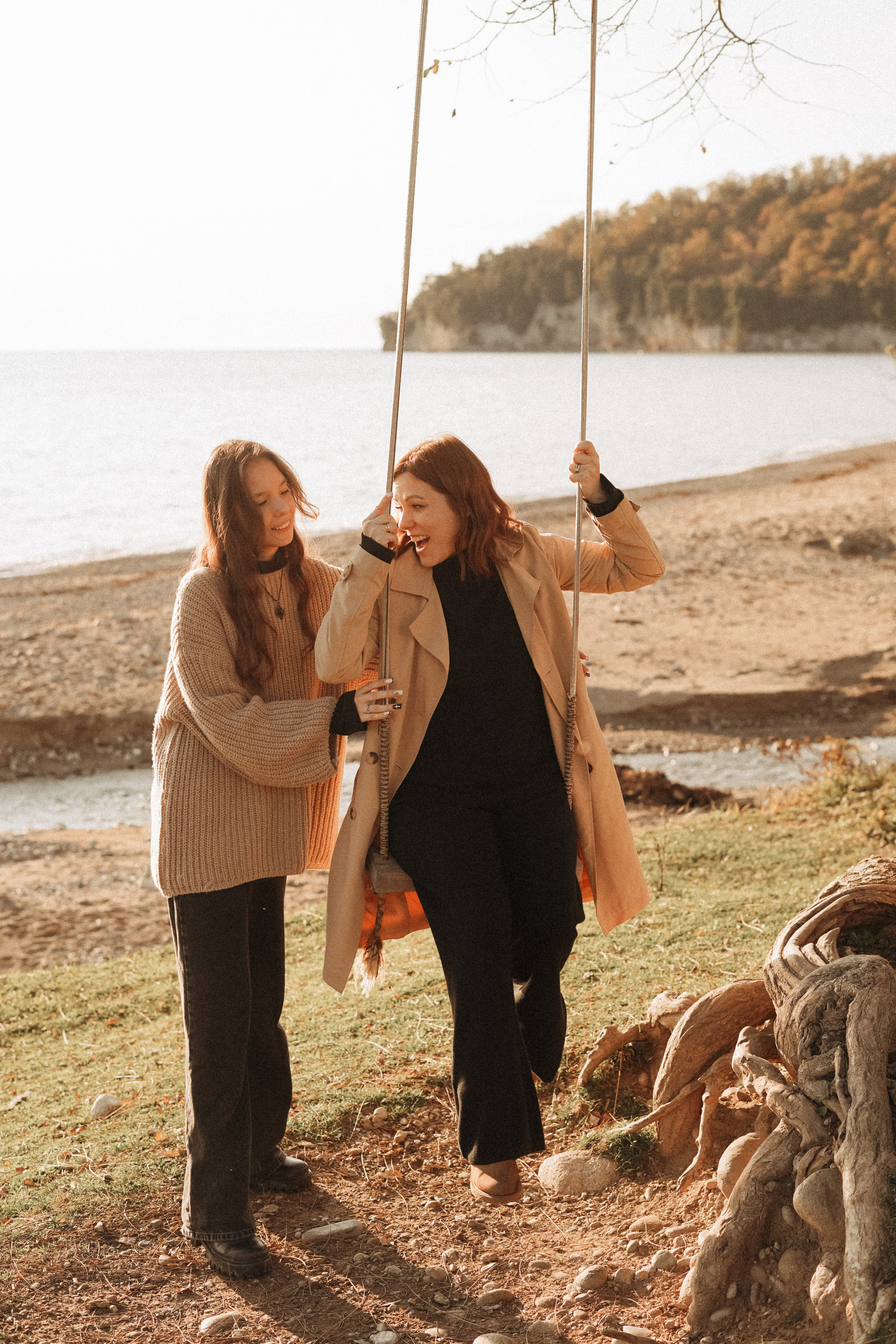 Настя с дочерью Дашей в Мюссере, Абхазия. Фотограф в Сочи и Абхазии | Фототуры | September Air