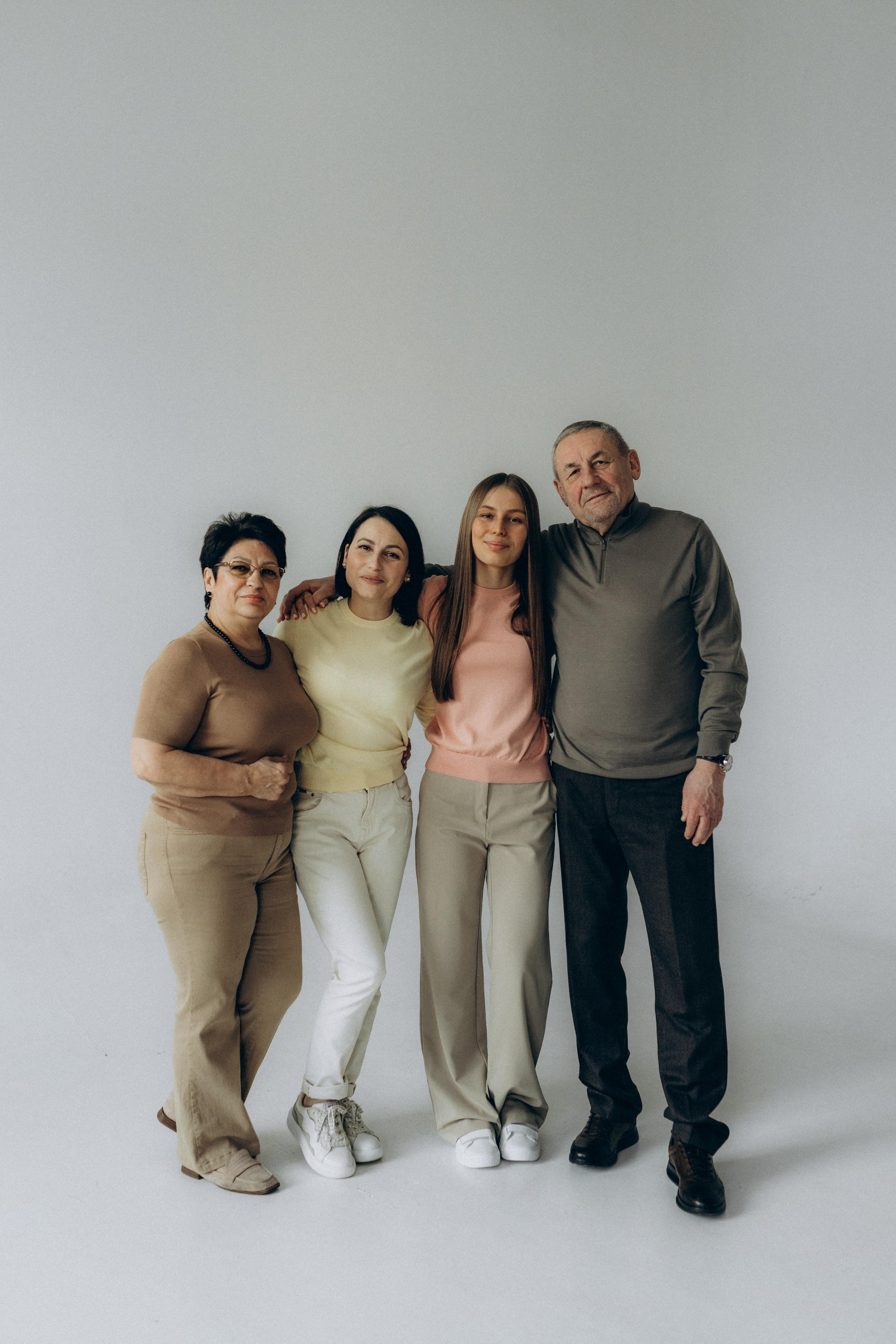 Семейная съёмка на циклораме. Фотограф НОГИНСК, Москва, Анастасия Белая