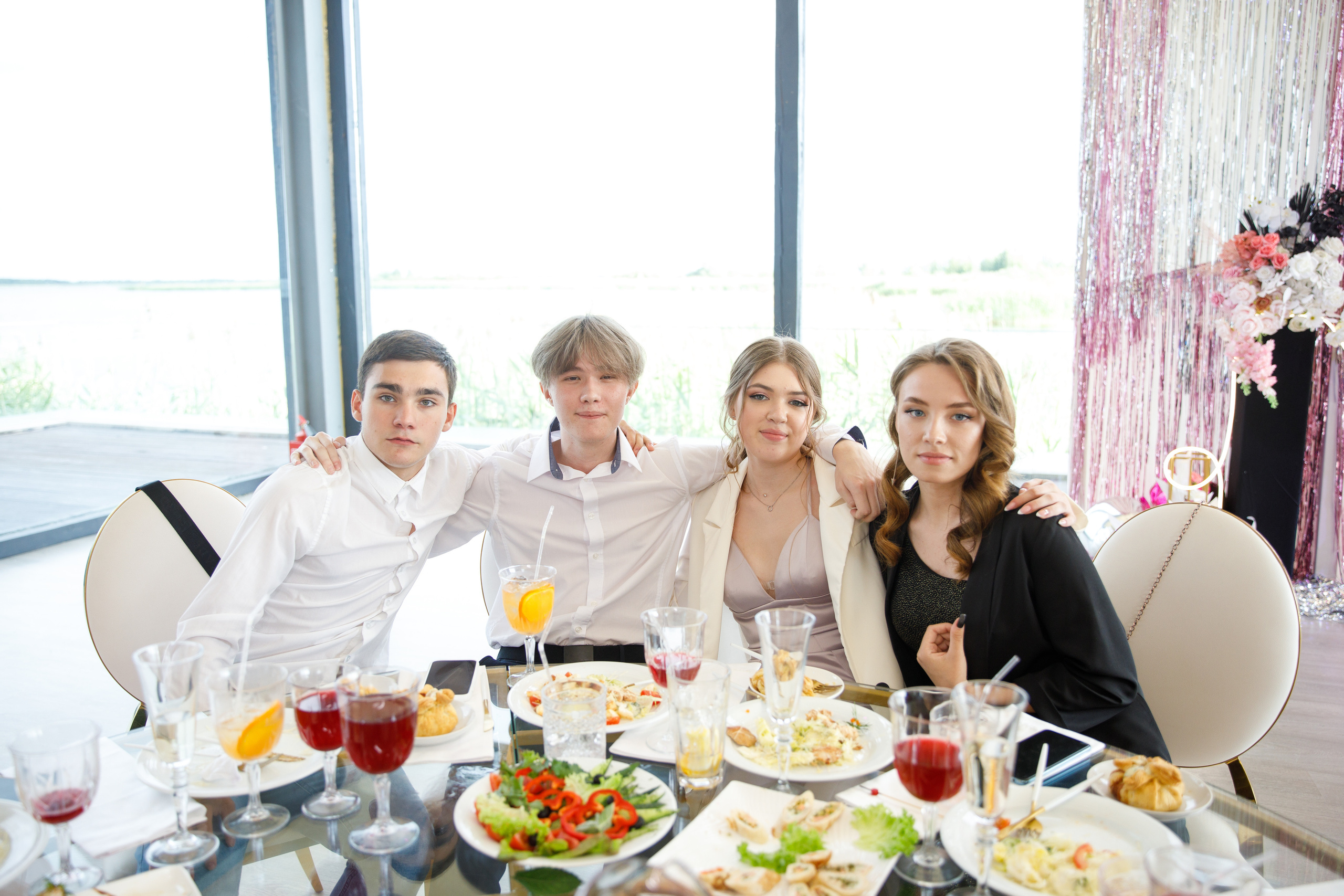 Выпускной в Островском. Фотограф Антон Никандров