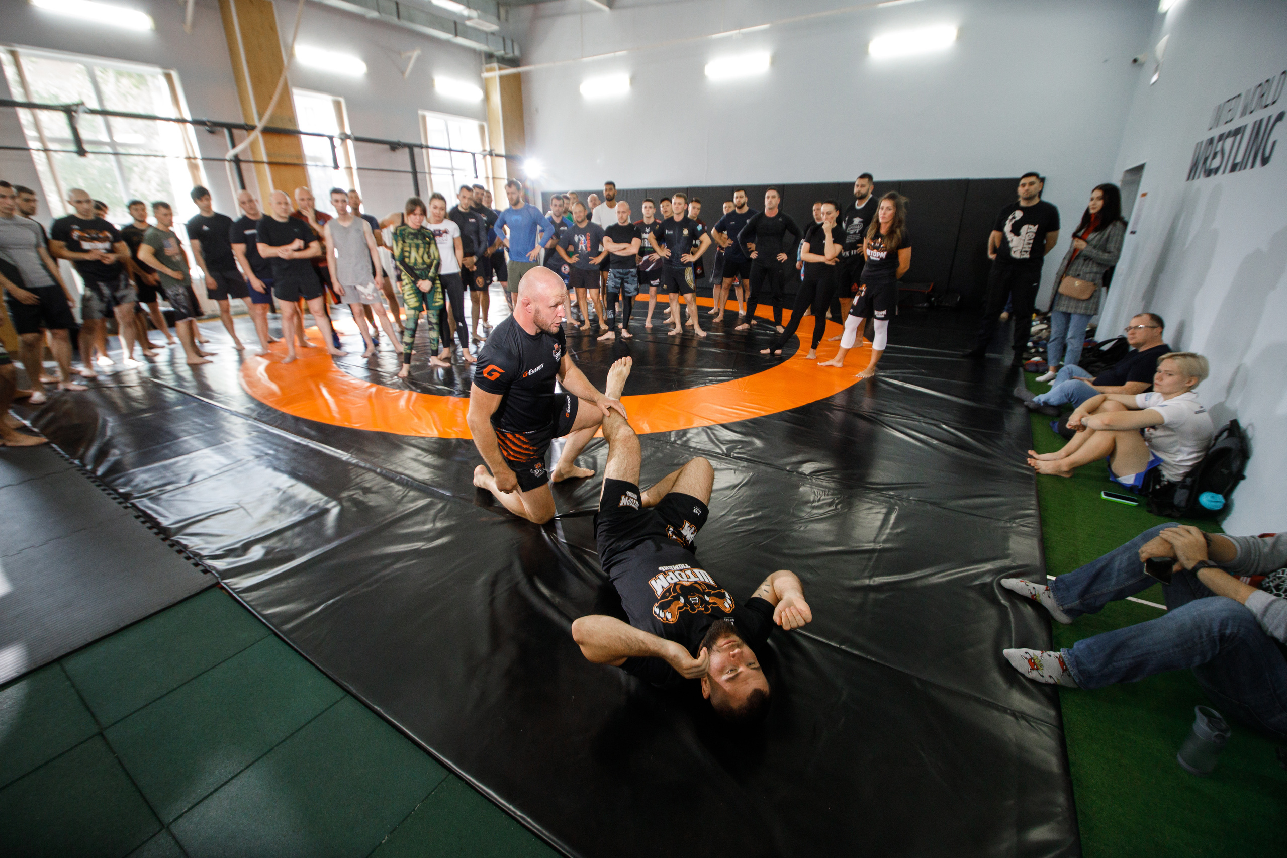 Шторм. Открытие филиала школы единоборств А. Шлеменко в Тюмени. Фотограф Антон Никандров