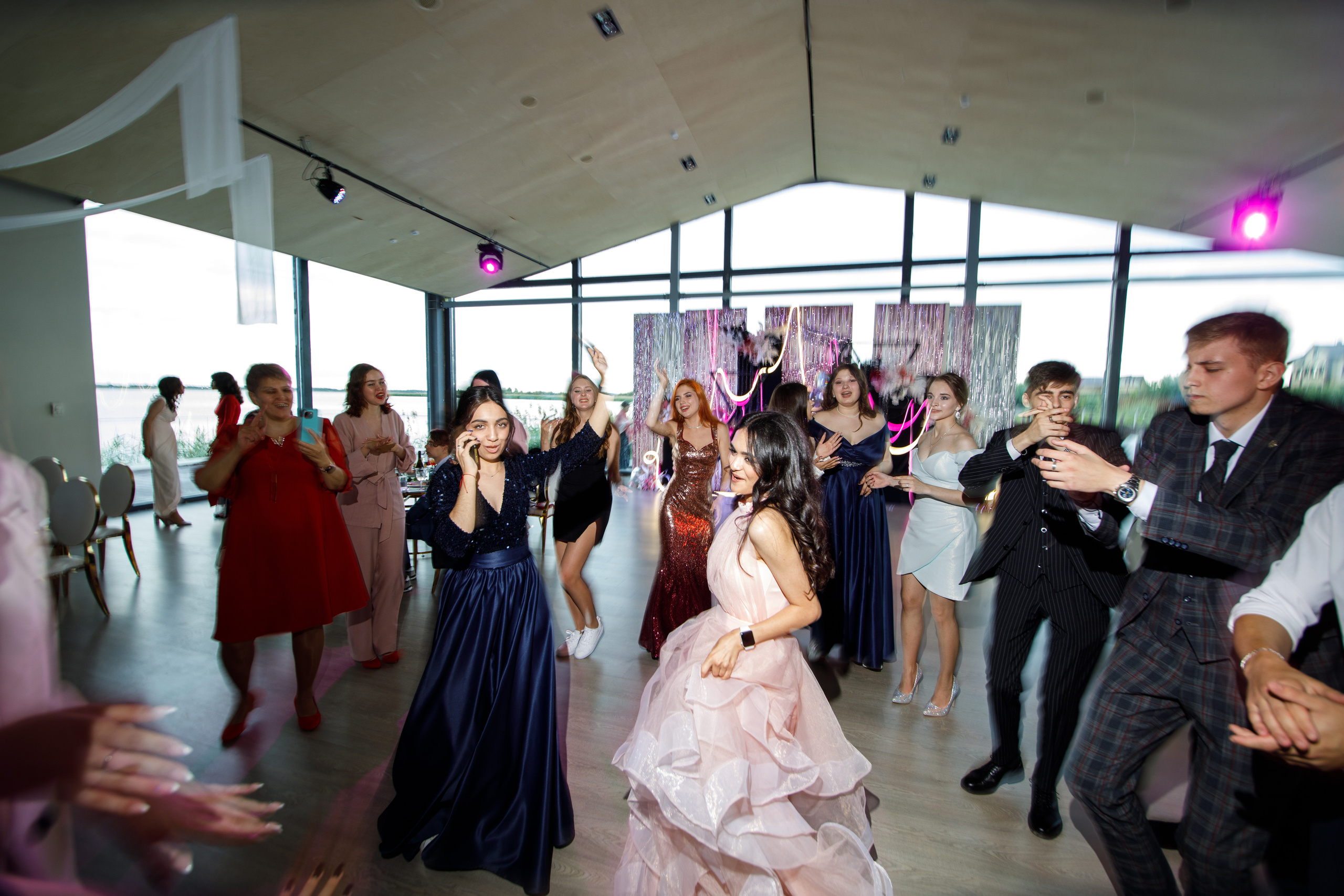 Выпускной в Островском. Фотограф Антон Никандров