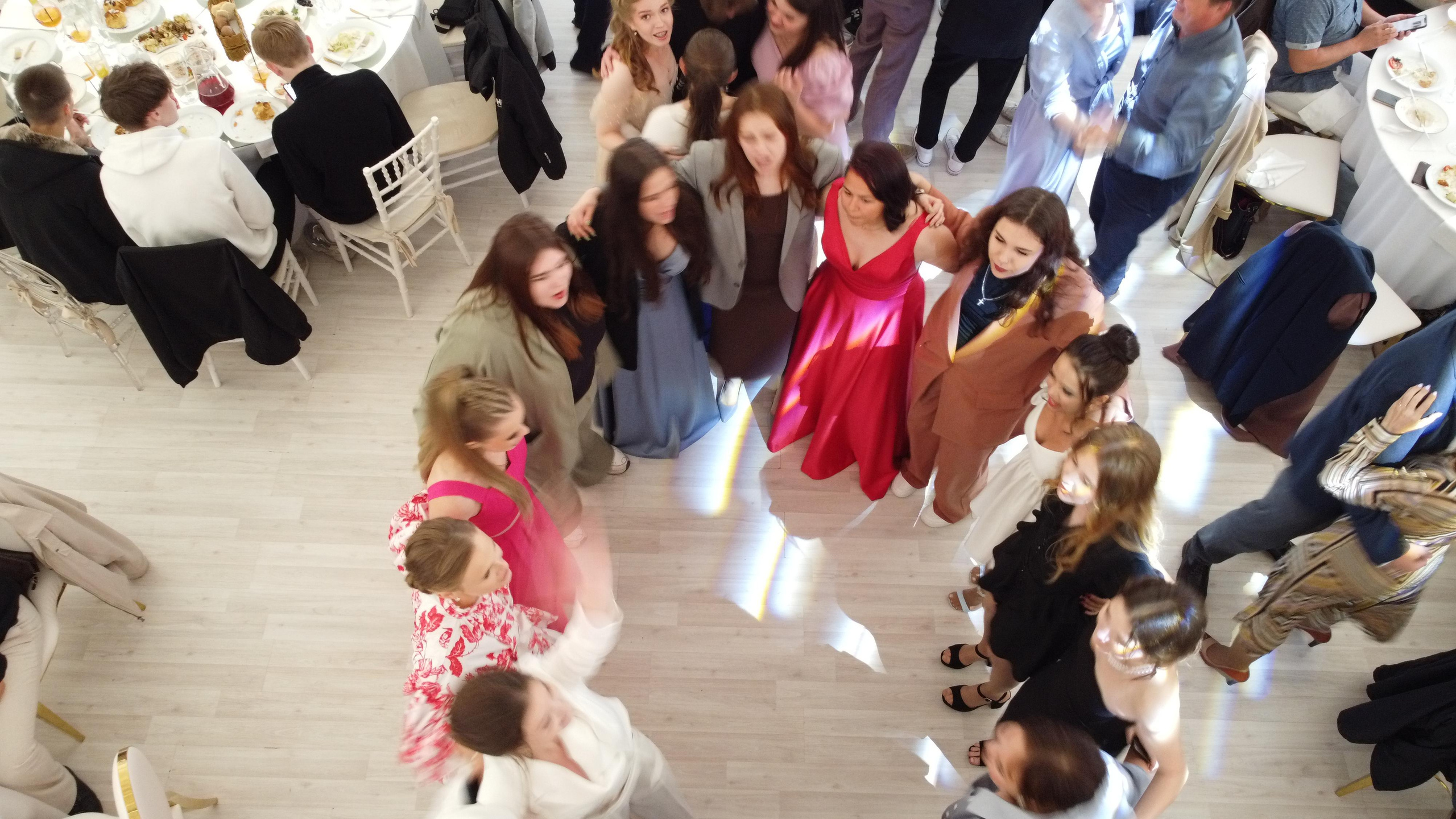 Выпускной. Своя набережная. Фотограф Антон Никандров