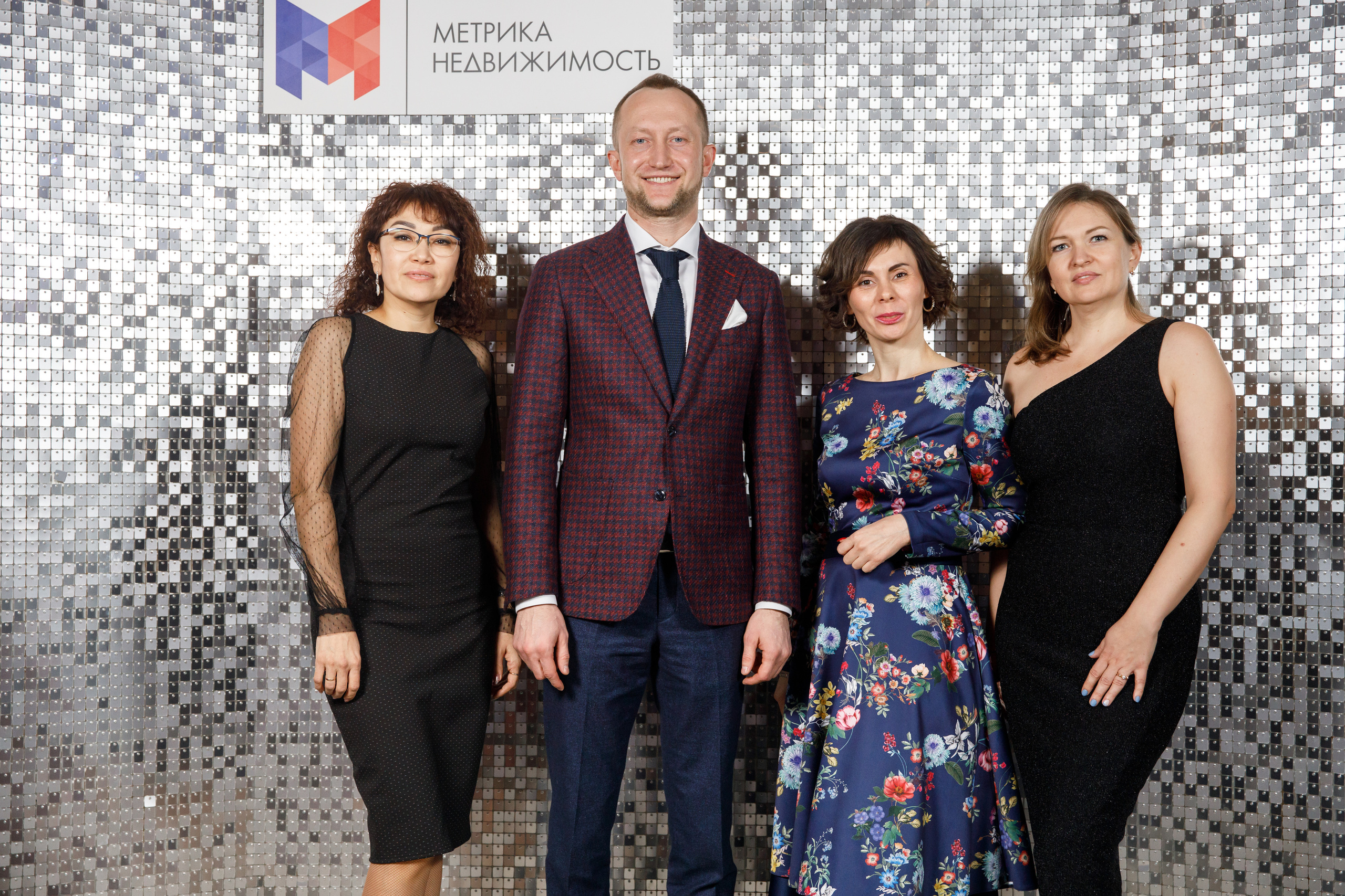 Метрика Недвижимость. Фотограф Антон Никандров