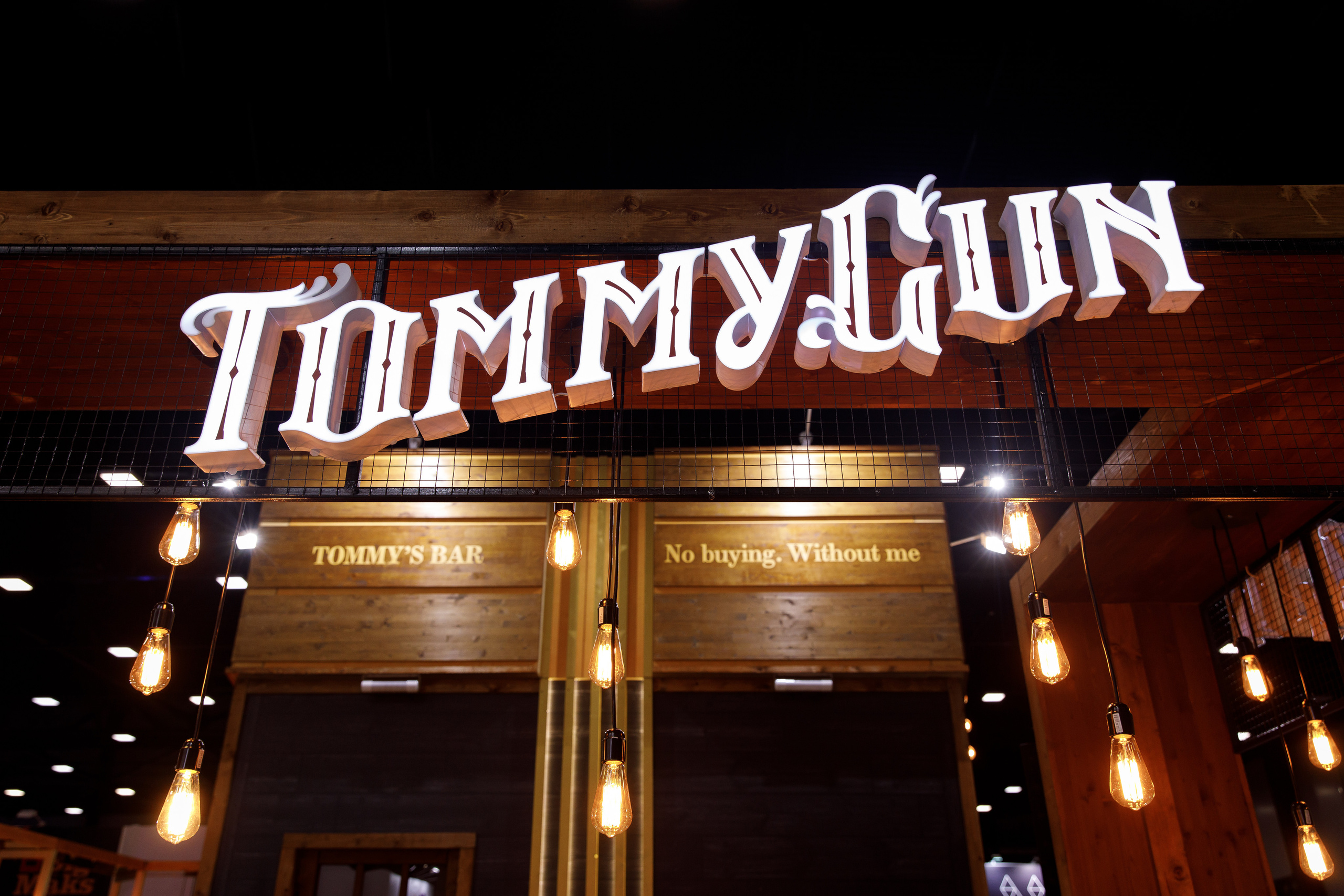 Выставка Экспо, Санкт-Петербург. Бренд Tommy Gun. Фотограф Антон Никандров