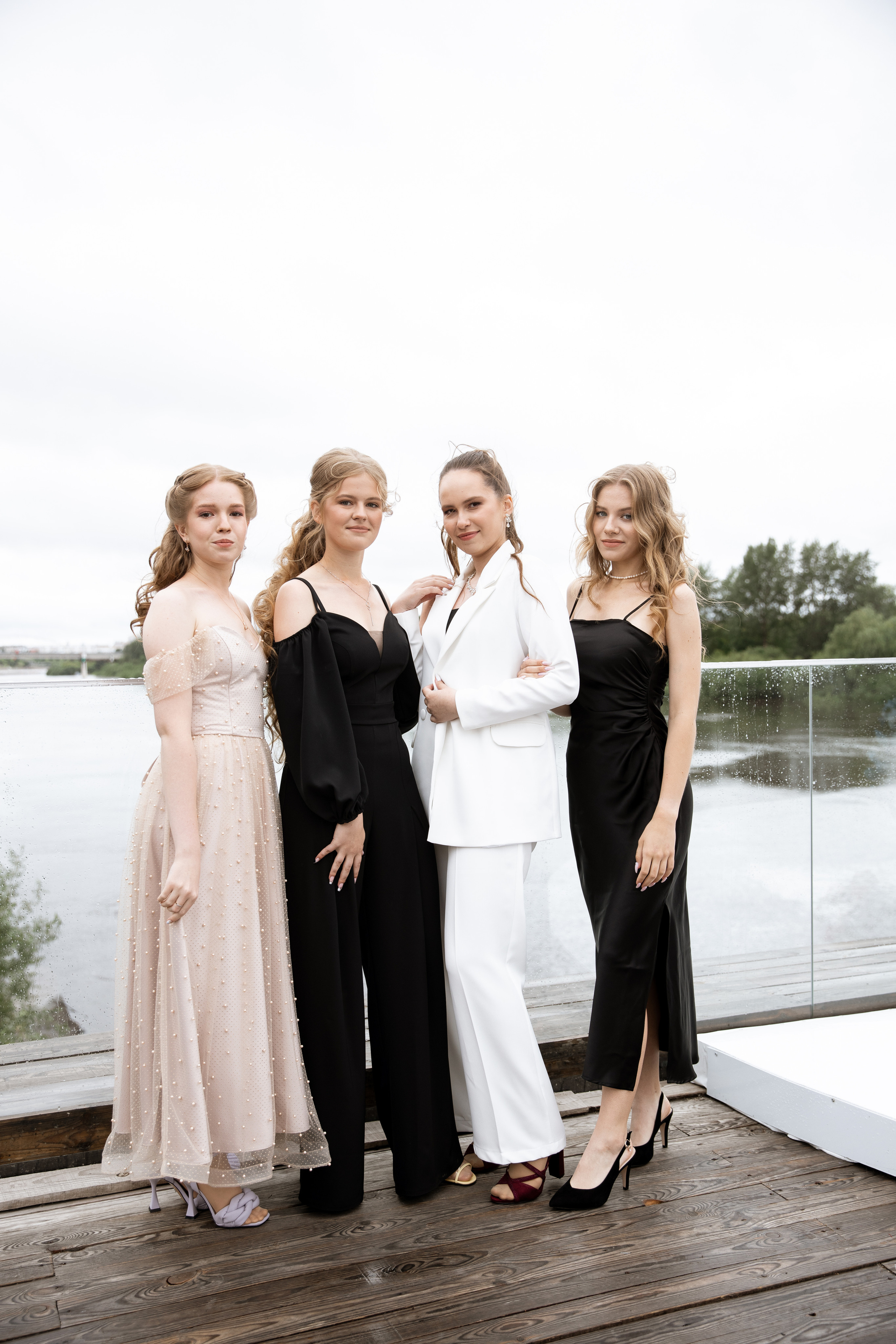 Выпускной. Своя набережная. Фотограф Антон Никандров