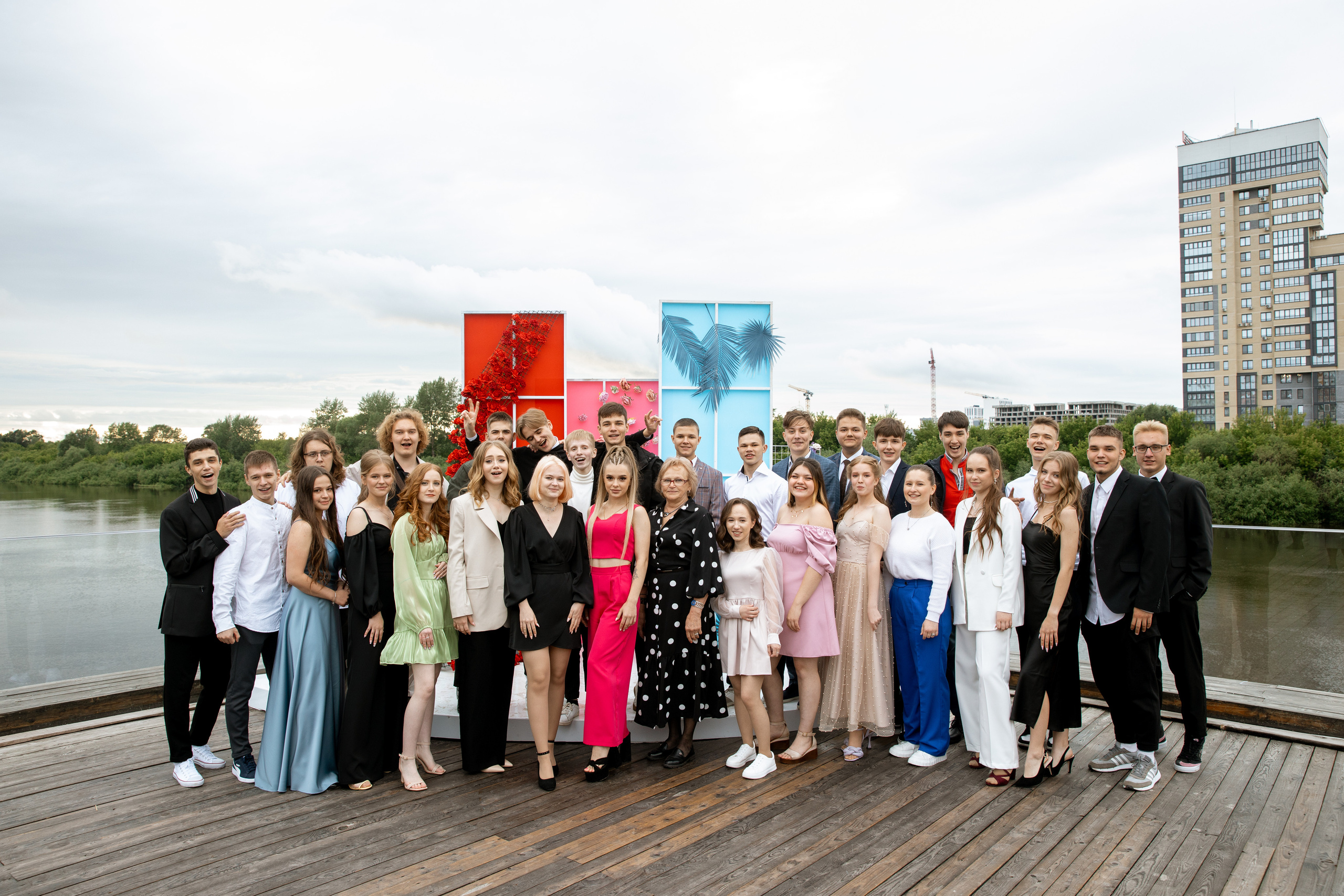 Выпускной. Своя набережная. Фотограф Антон Никандров