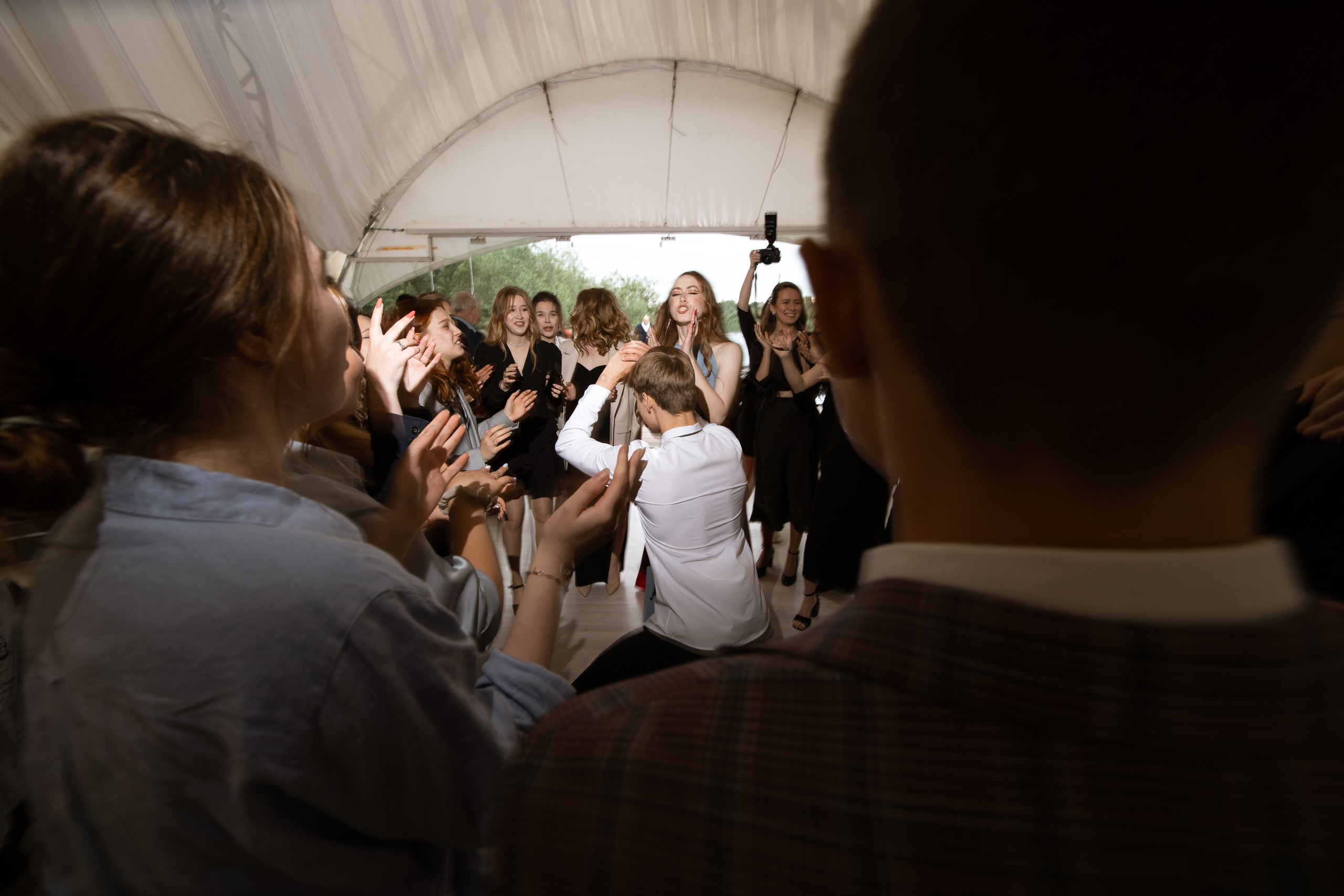 Выпускной. Своя набережная. Фотограф Антон Никандров