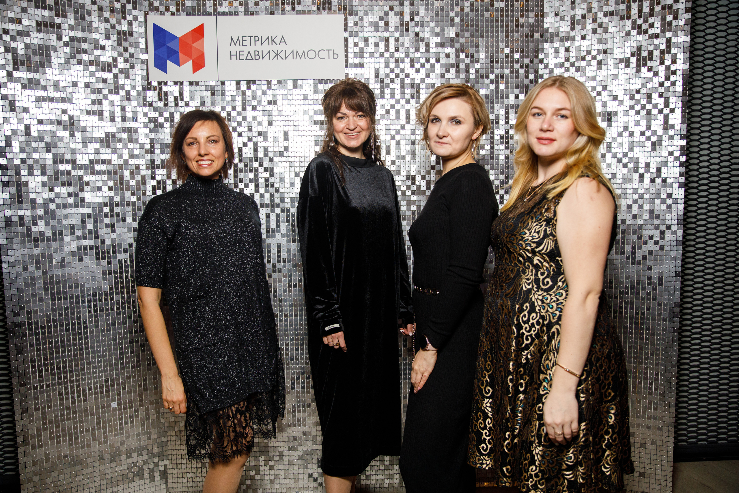 Метрика Недвижимость. Фотограф Антон Никандров