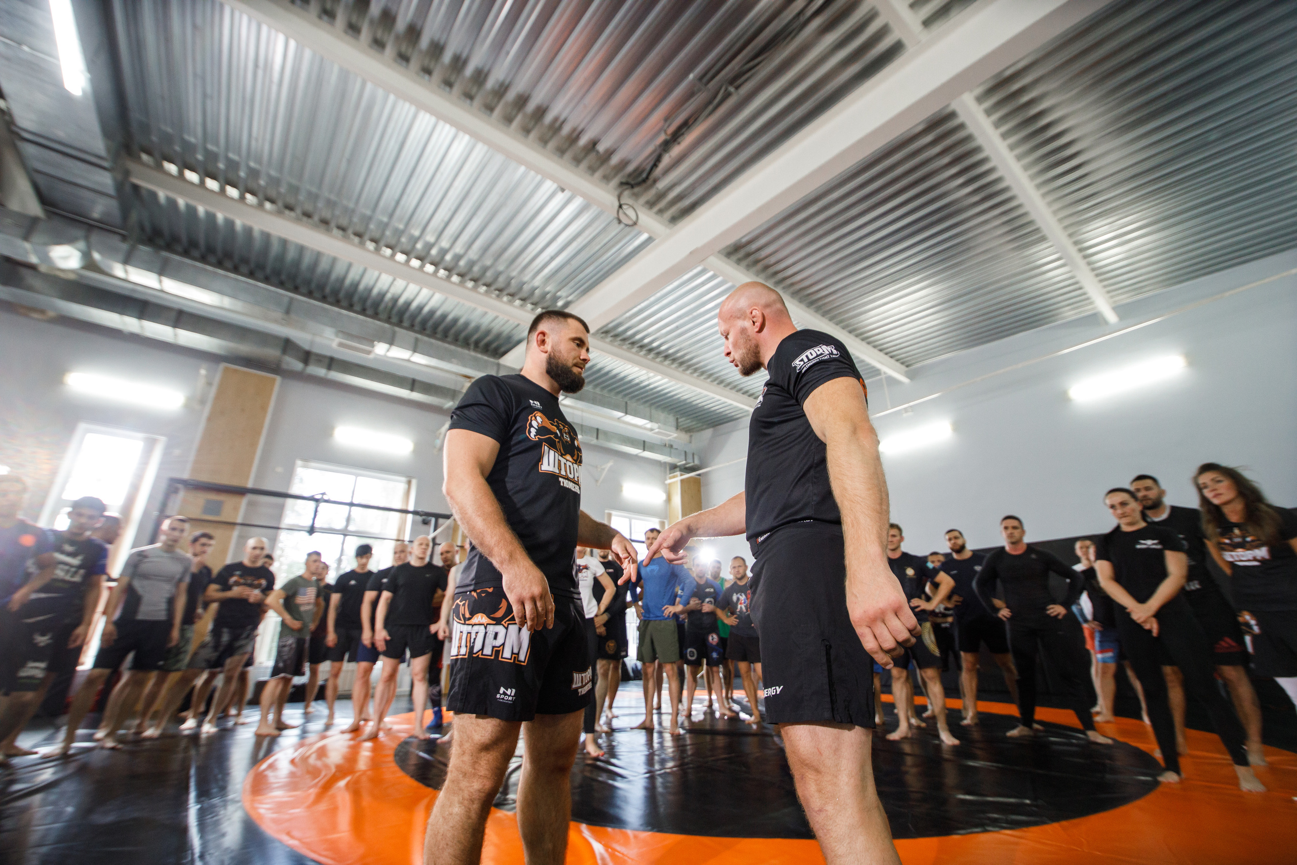 Шторм. Открытие филиала школы единоборств А. Шлеменко в Тюмени. Фотограф Антон Никандров