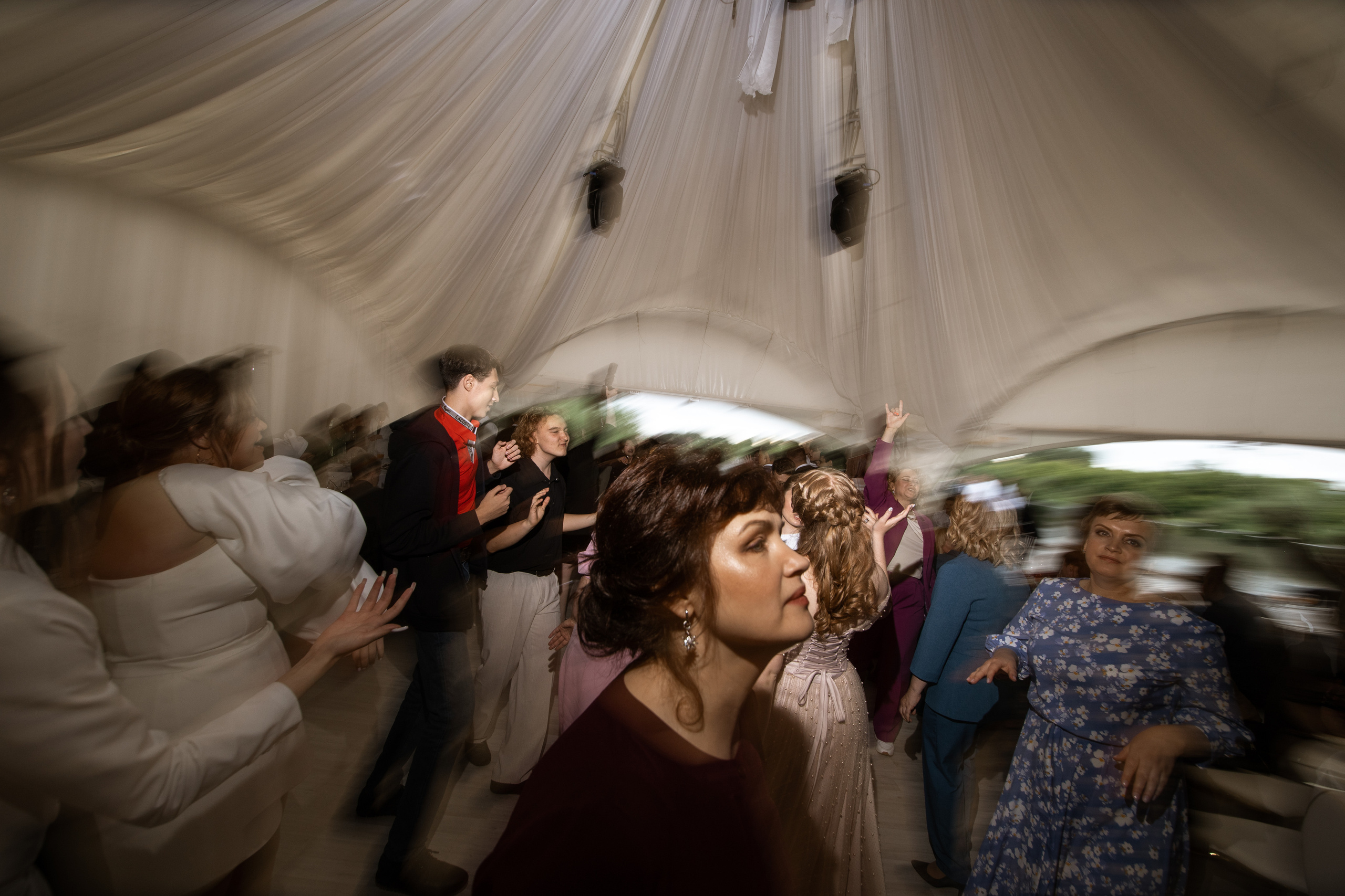 Выпускной. Своя набережная. Фотограф Антон Никандров