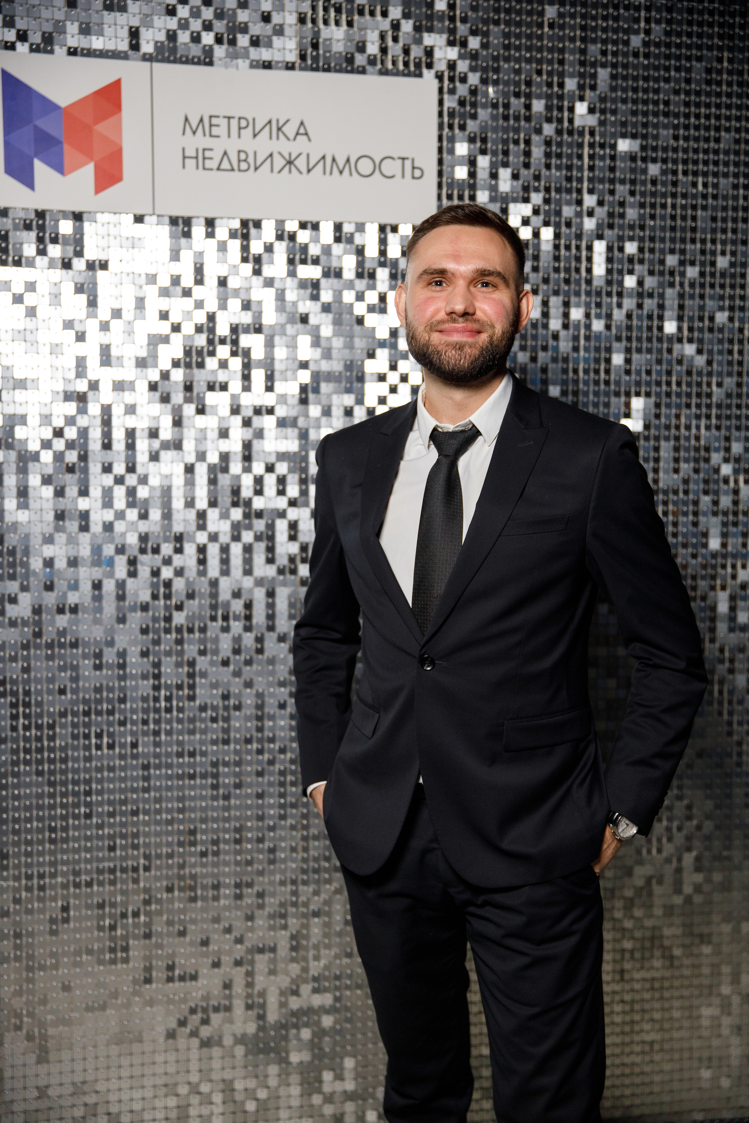 Метрика Недвижимость. Фотограф Антон Никандров