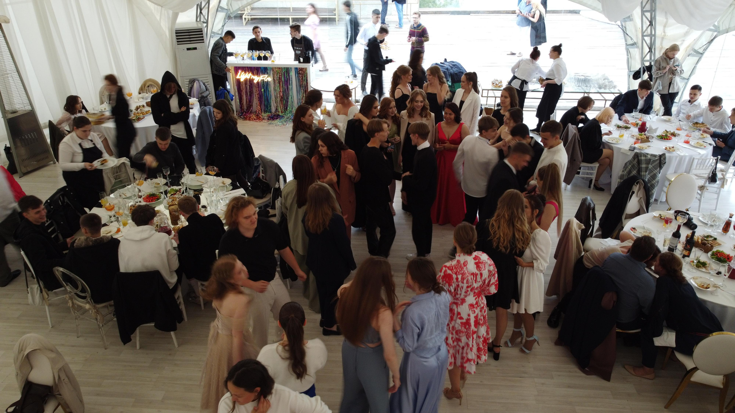 Выпускной. Своя набережная. Фотограф Антон Никандров