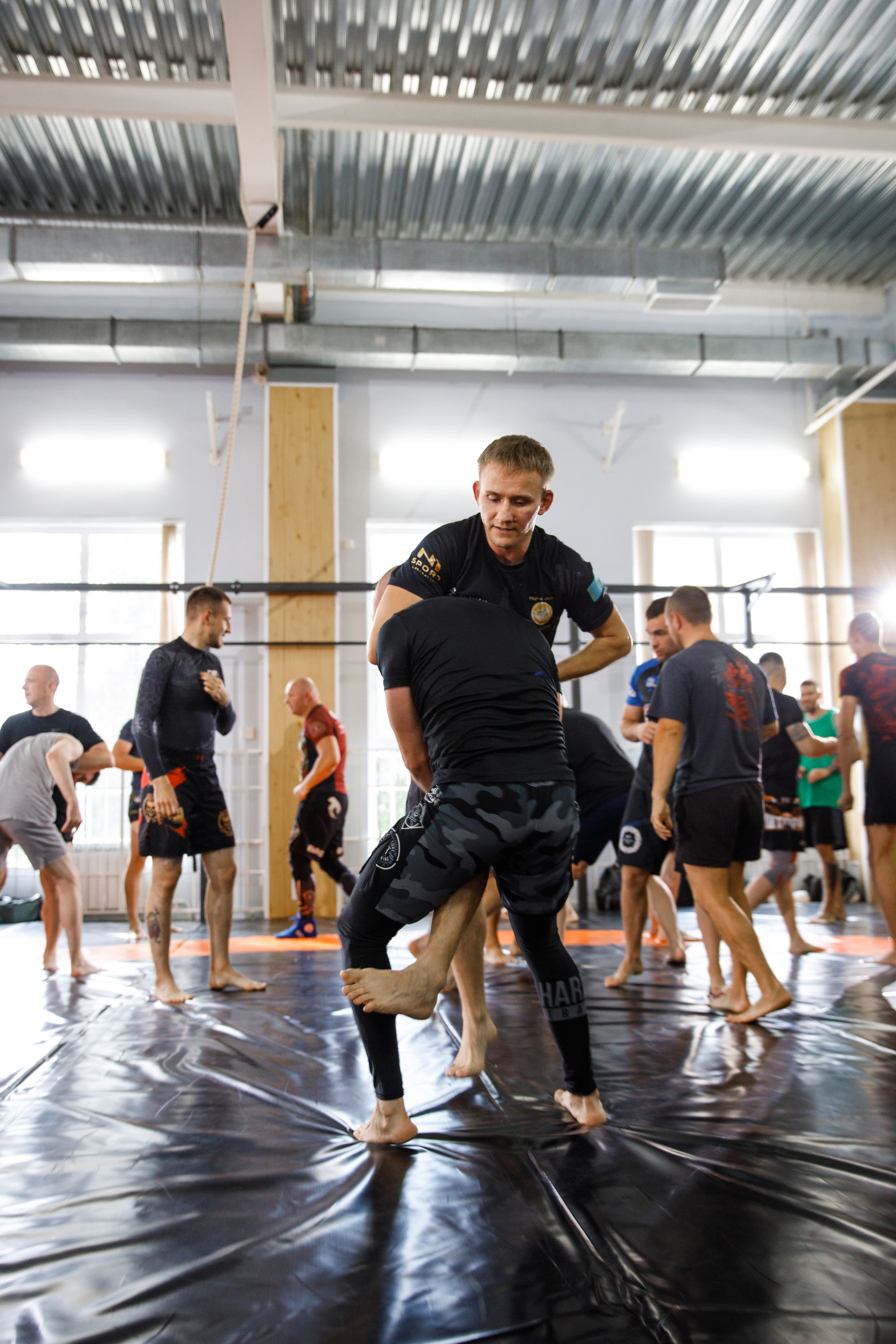 Шторм. Открытие филиала школы единоборств А. Шлеменко в Тюмени. Фотограф Антон Никандров