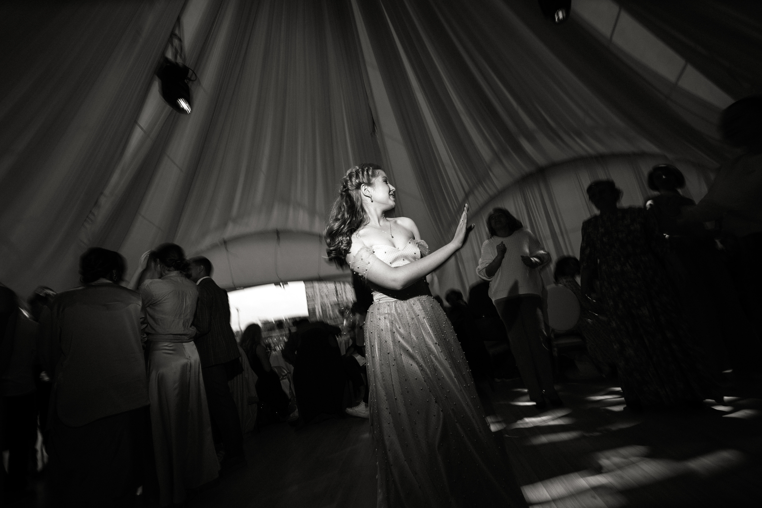 Выпускной. Своя набережная. Фотограф Антон Никандров