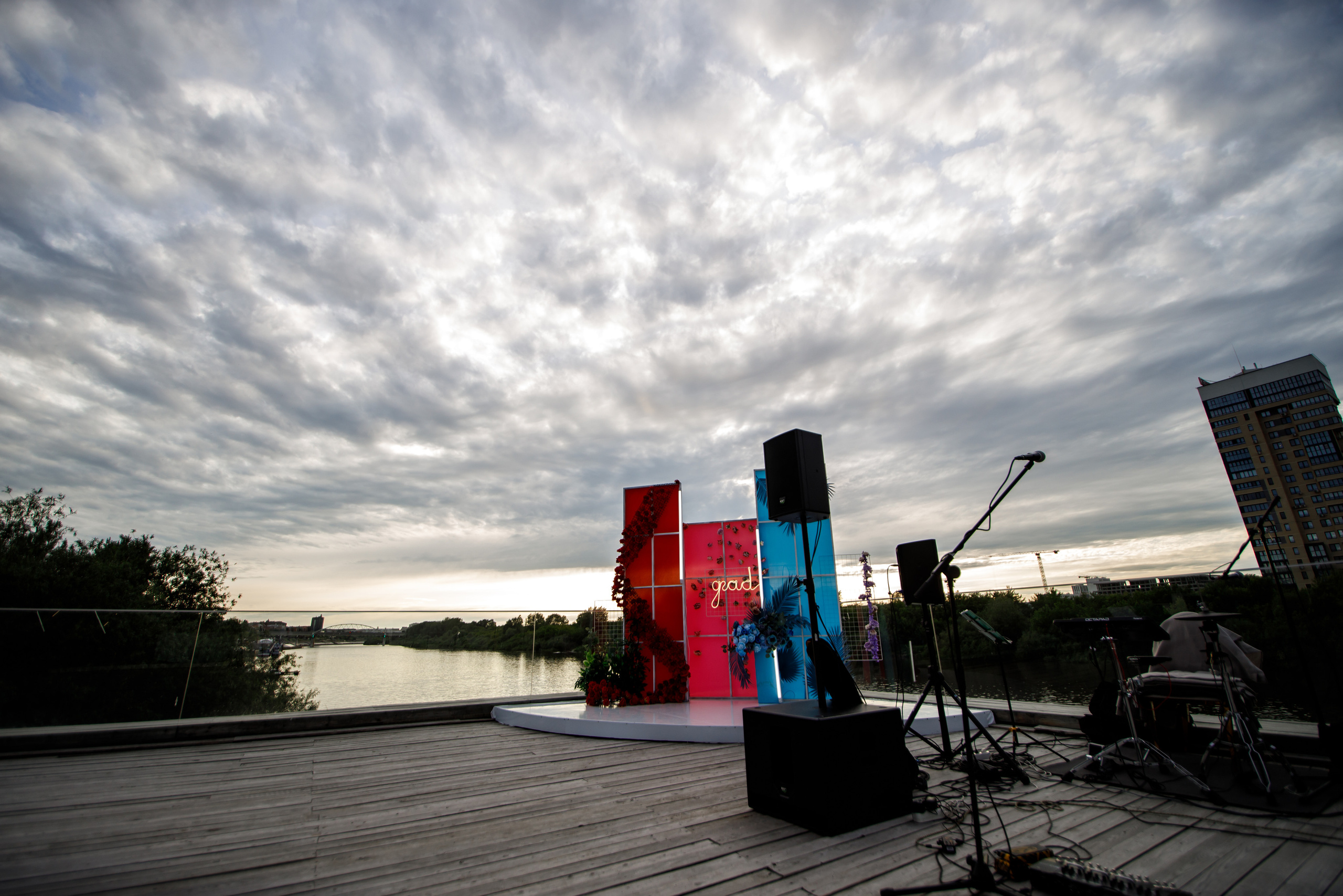 Выпускной ТГУ. Своя Набережная. Фотограф Антон Никандров