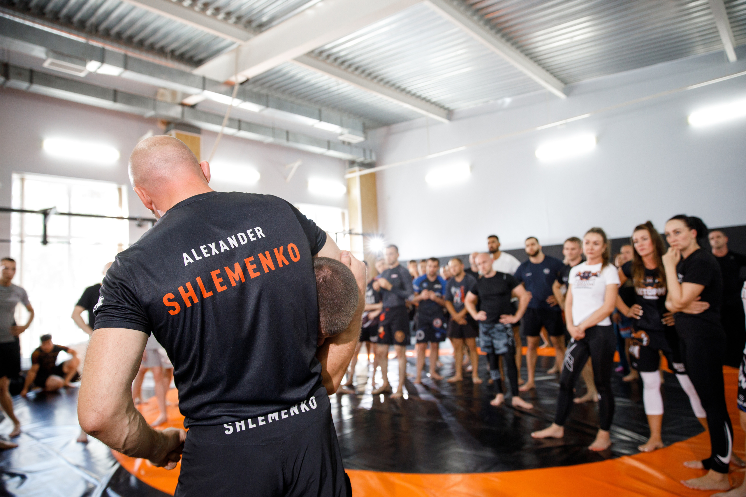 Шторм. Открытие филиала школы единоборств А. Шлеменко в Тюмени. Фотограф Антон Никандров