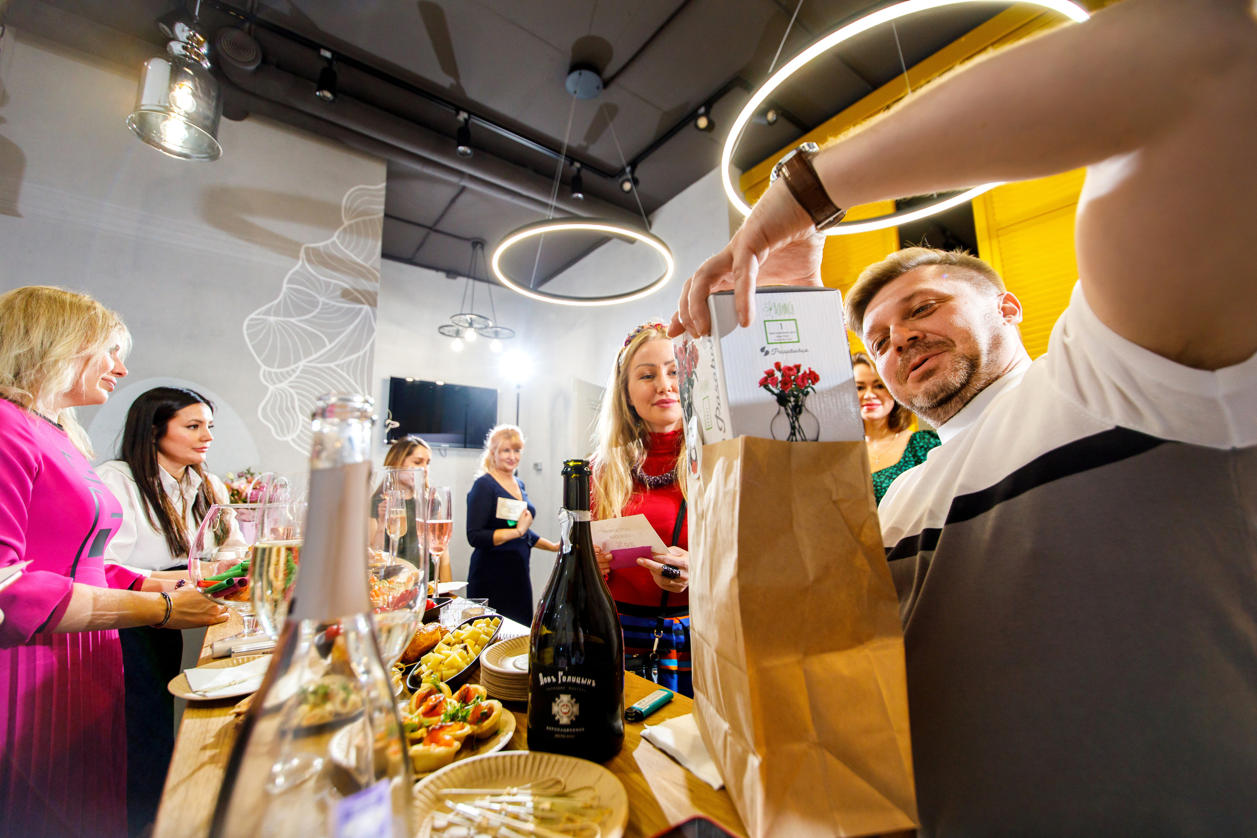 FridaBrow. Открытие студии красоты. Фотограф Антон Никандров