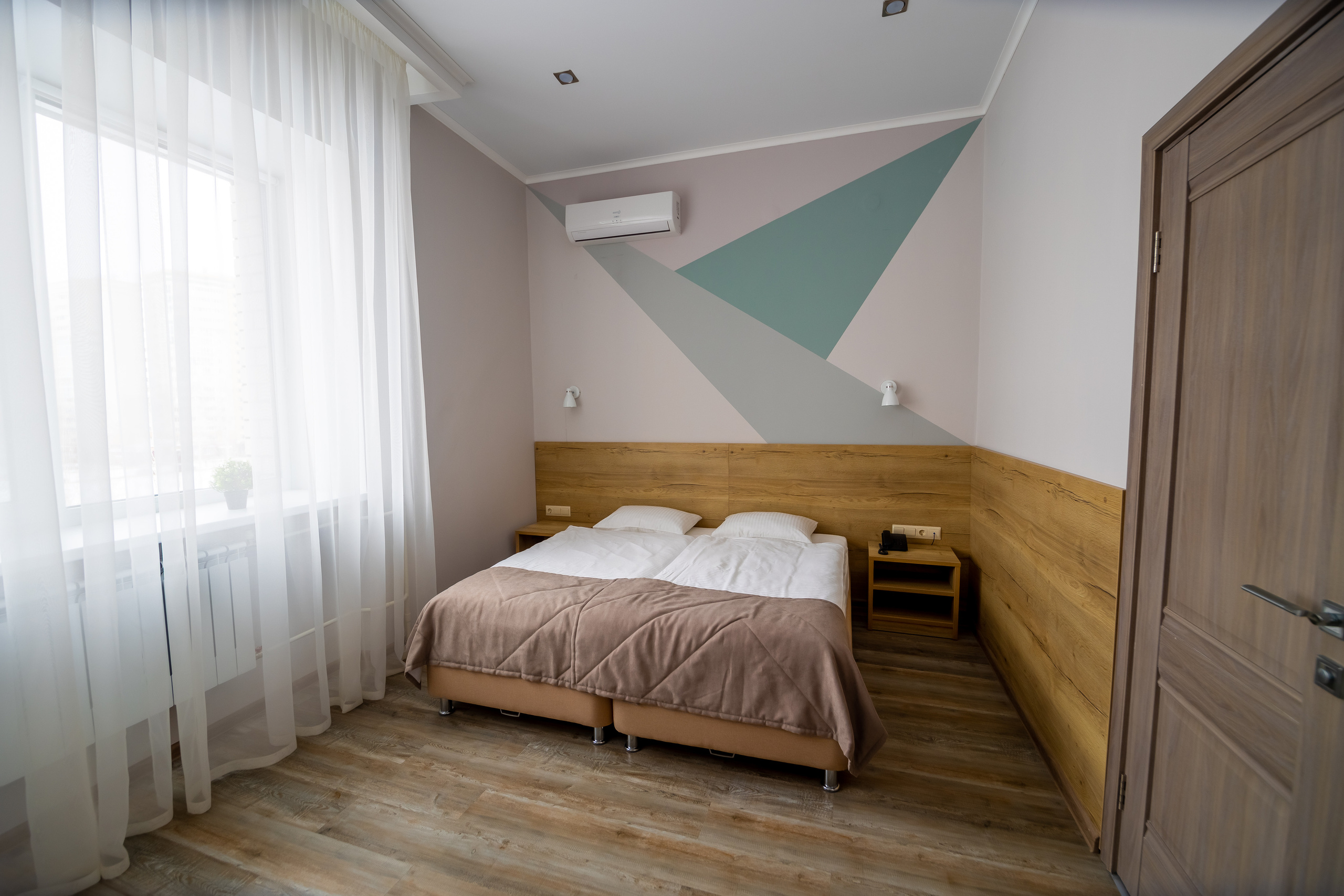 Гостиница «Атриа». Фотограф Антон Никандров