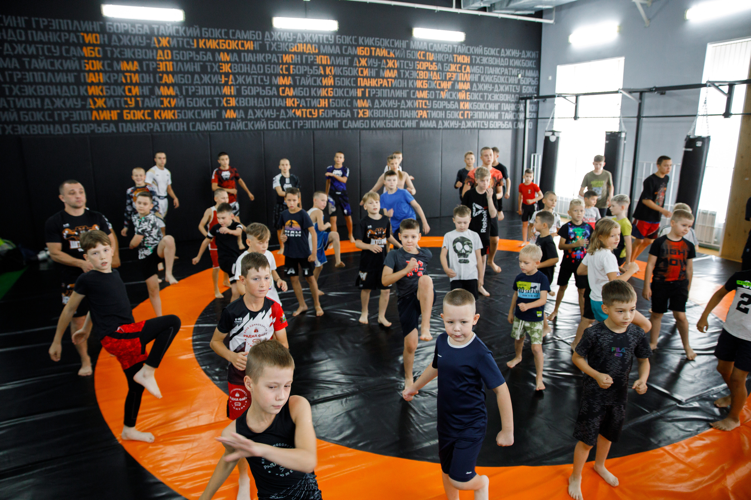 Шторм. Открытие филиала школы единоборств А. Шлеменко в Тюмени. Фотограф Антон Никандров