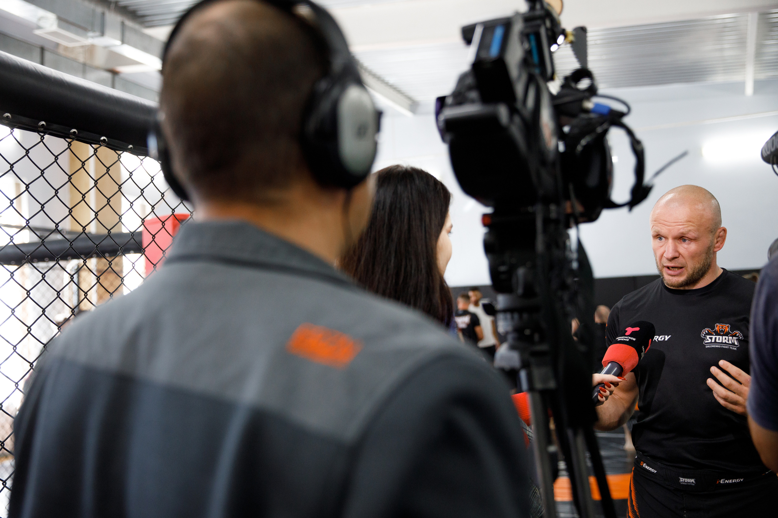 Шторм. Открытие филиала школы единоборств А. Шлеменко в Тюмени. Фотограф Антон Никандров