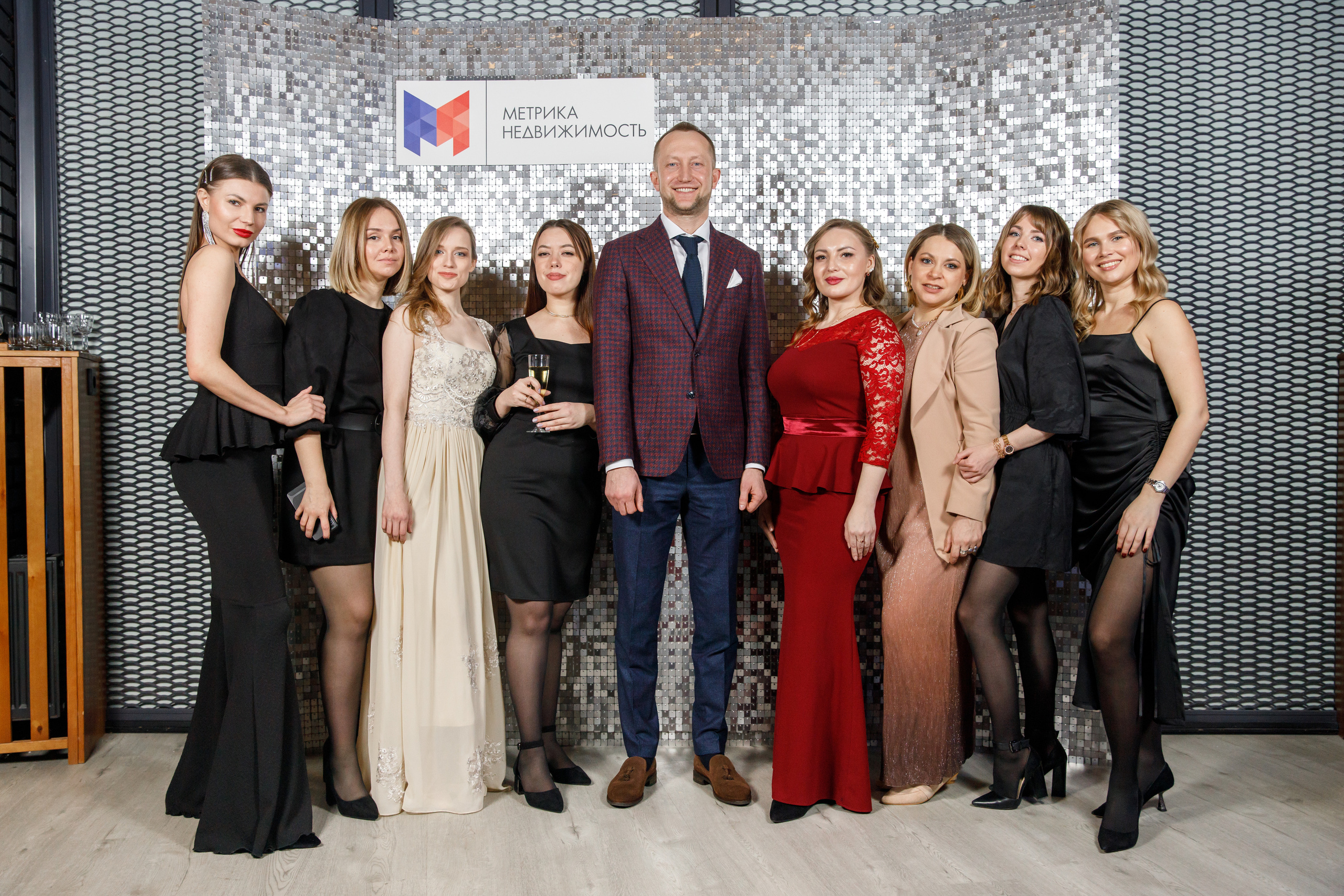 Метрика Недвижимость. Фотограф Антон Никандров