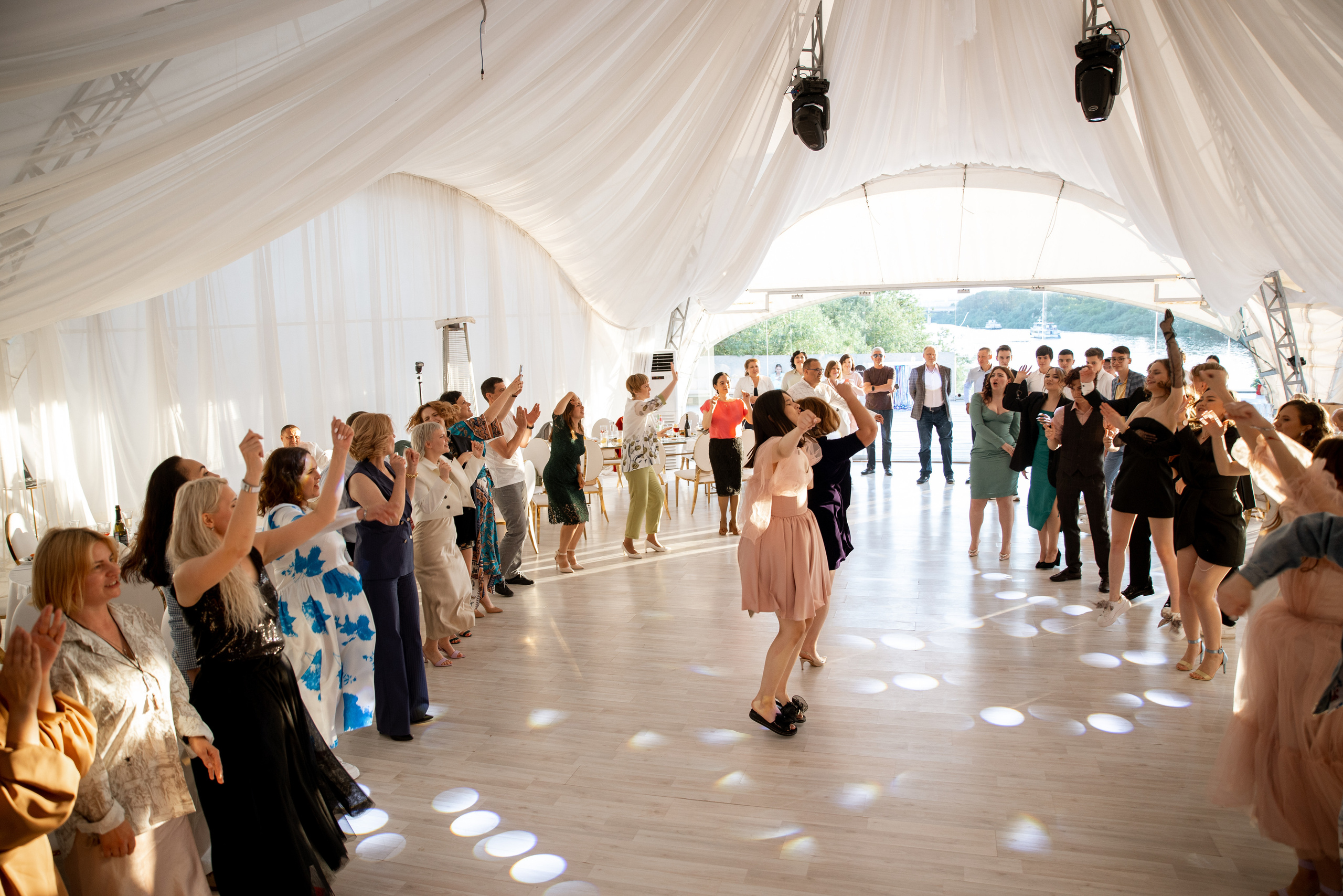 Выпускной ТГУ. Своя Набережная. Фотограф Антон Никандров