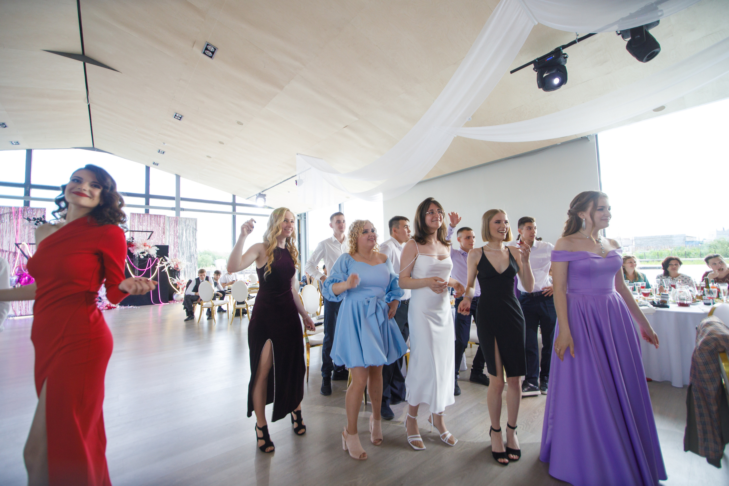 Выпускной в Островском. Фотограф Антон Никандров