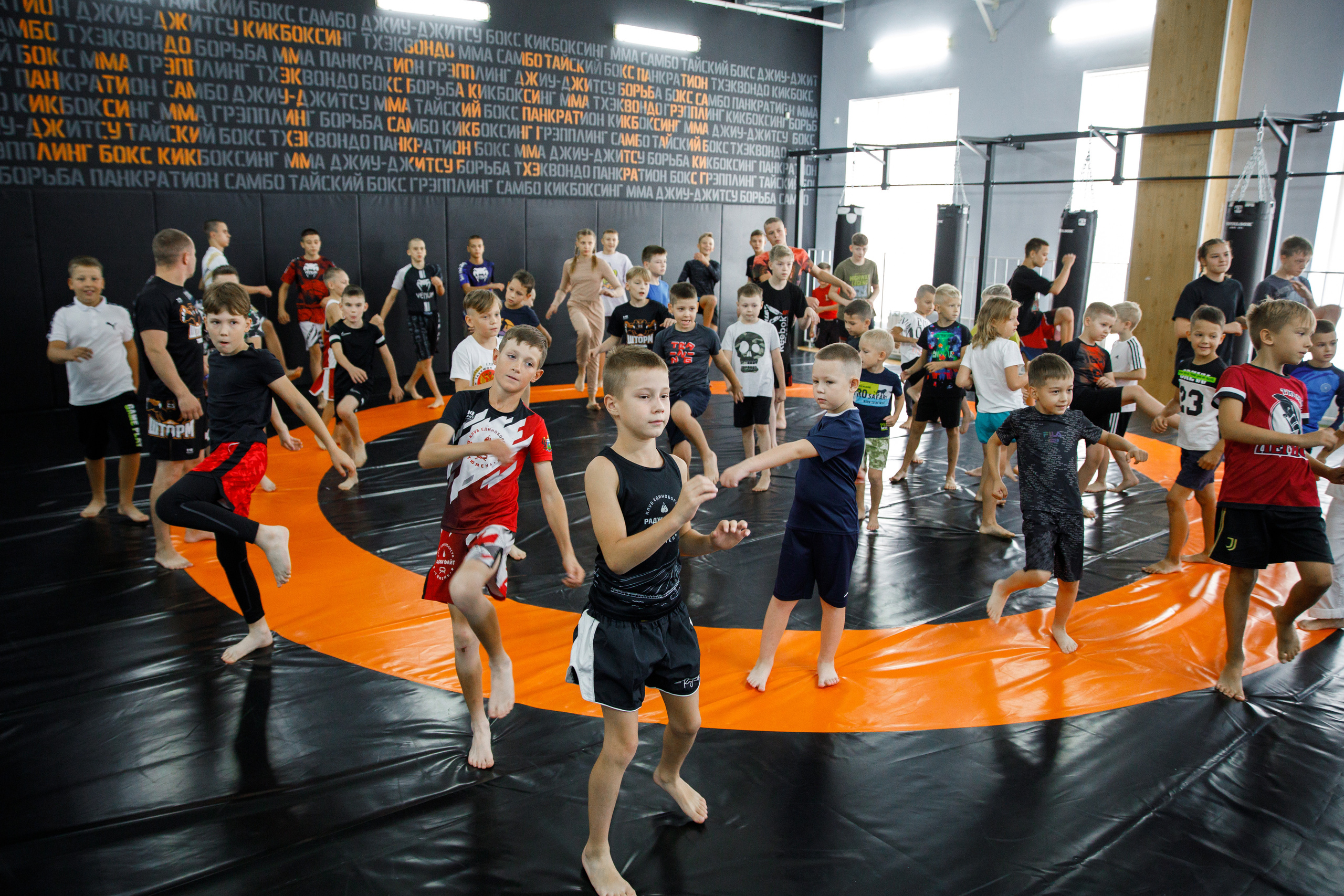 Шторм. Открытие филиала школы единоборств А. Шлеменко в Тюмени. Фотограф Антон Никандров