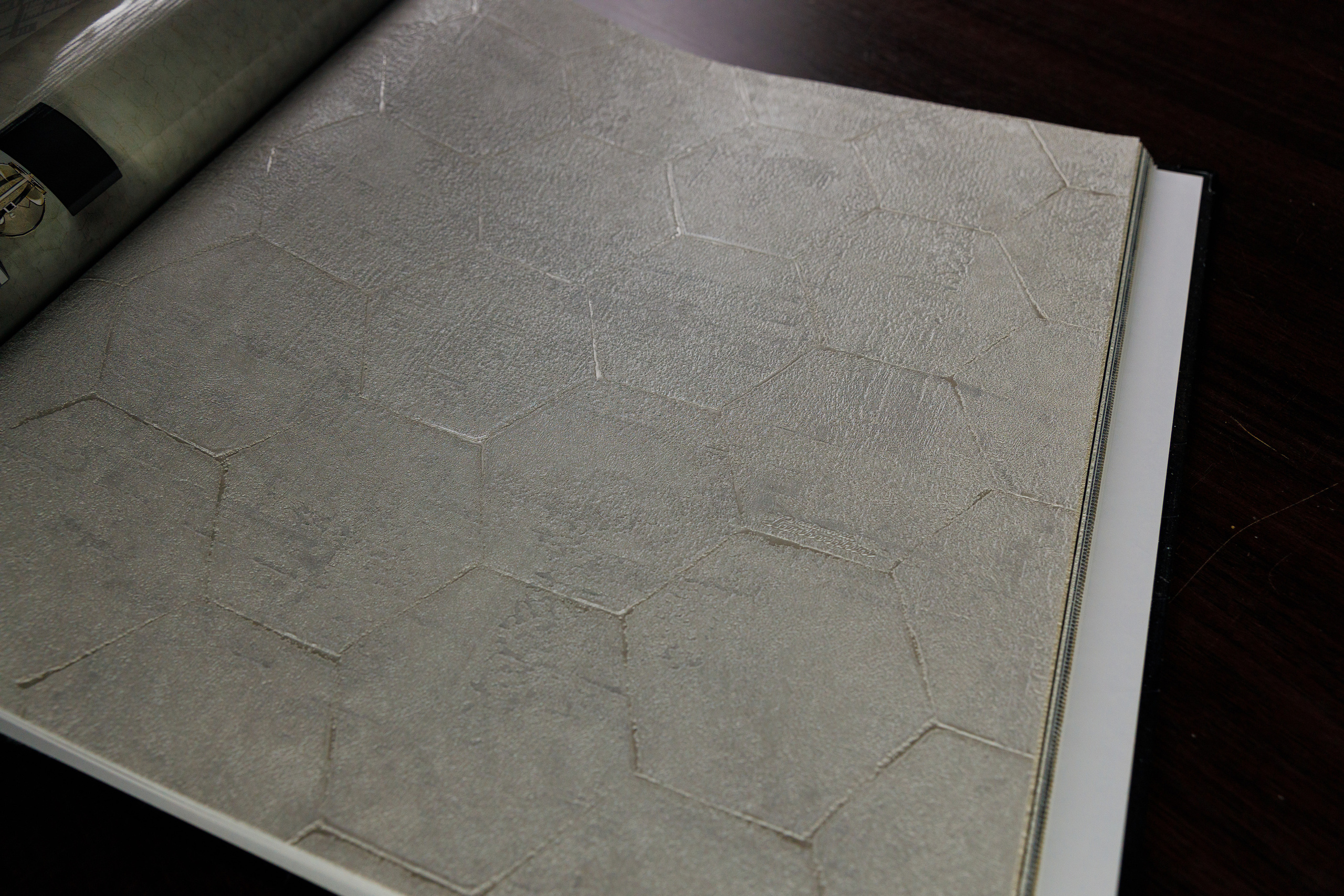 Салон декора «Renome». Коллекция обоев. Фотограф Антон Никандров