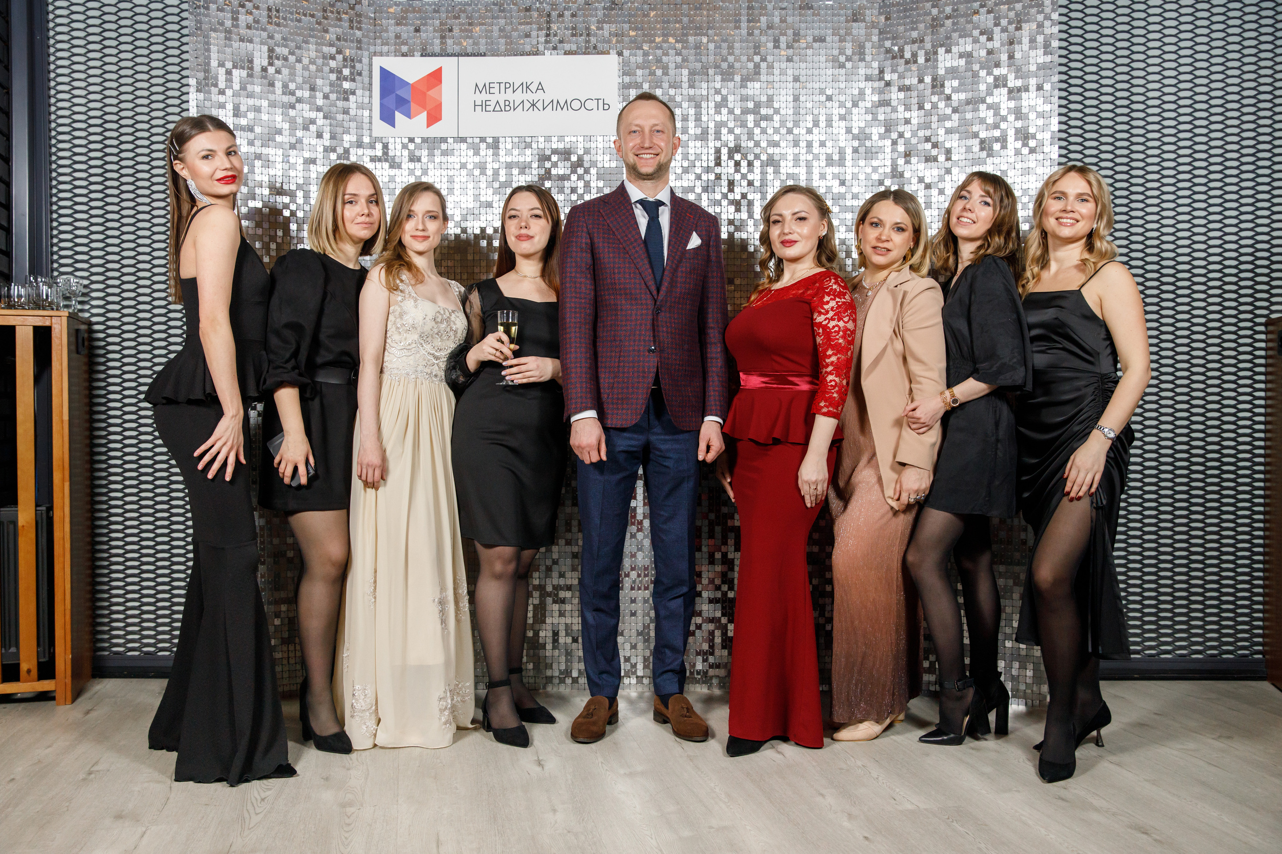 Метрика Недвижимость. Фотограф Антон Никандров