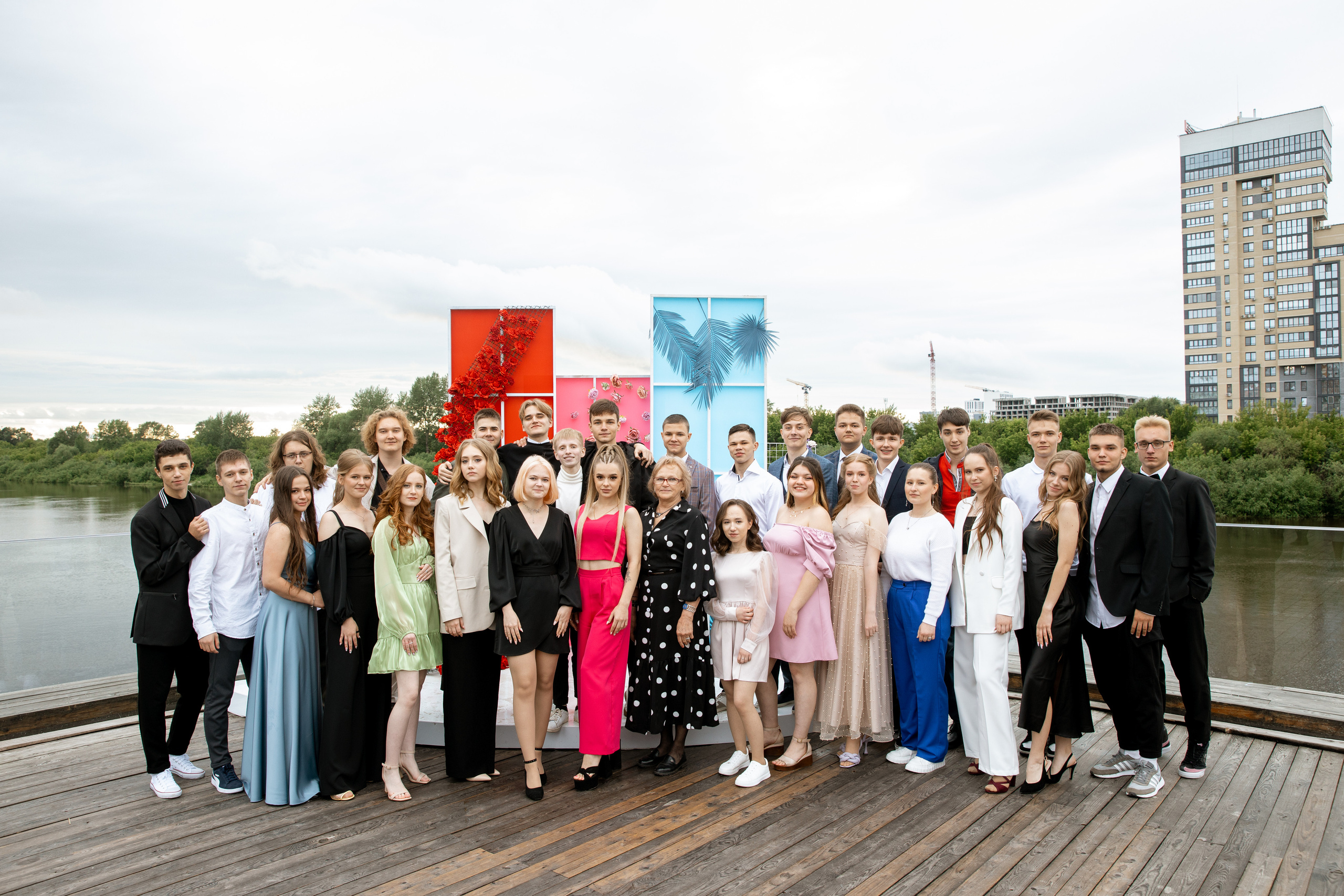 Выпускной. Своя набережная. Фотограф Антон Никандров