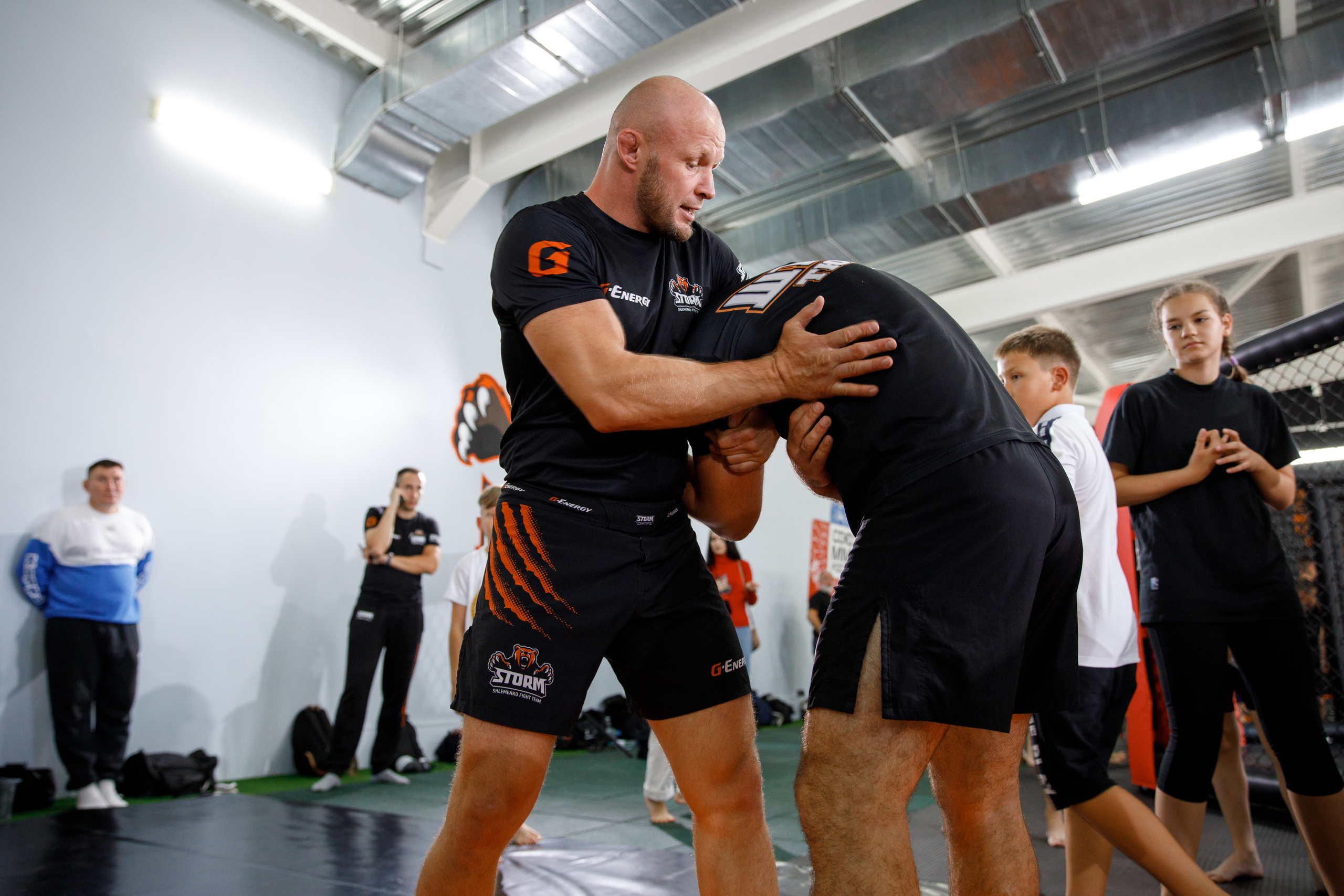 Шторм. Открытие филиала школы единоборств А. Шлеменко в Тюмени. Фотограф Антон Никандров