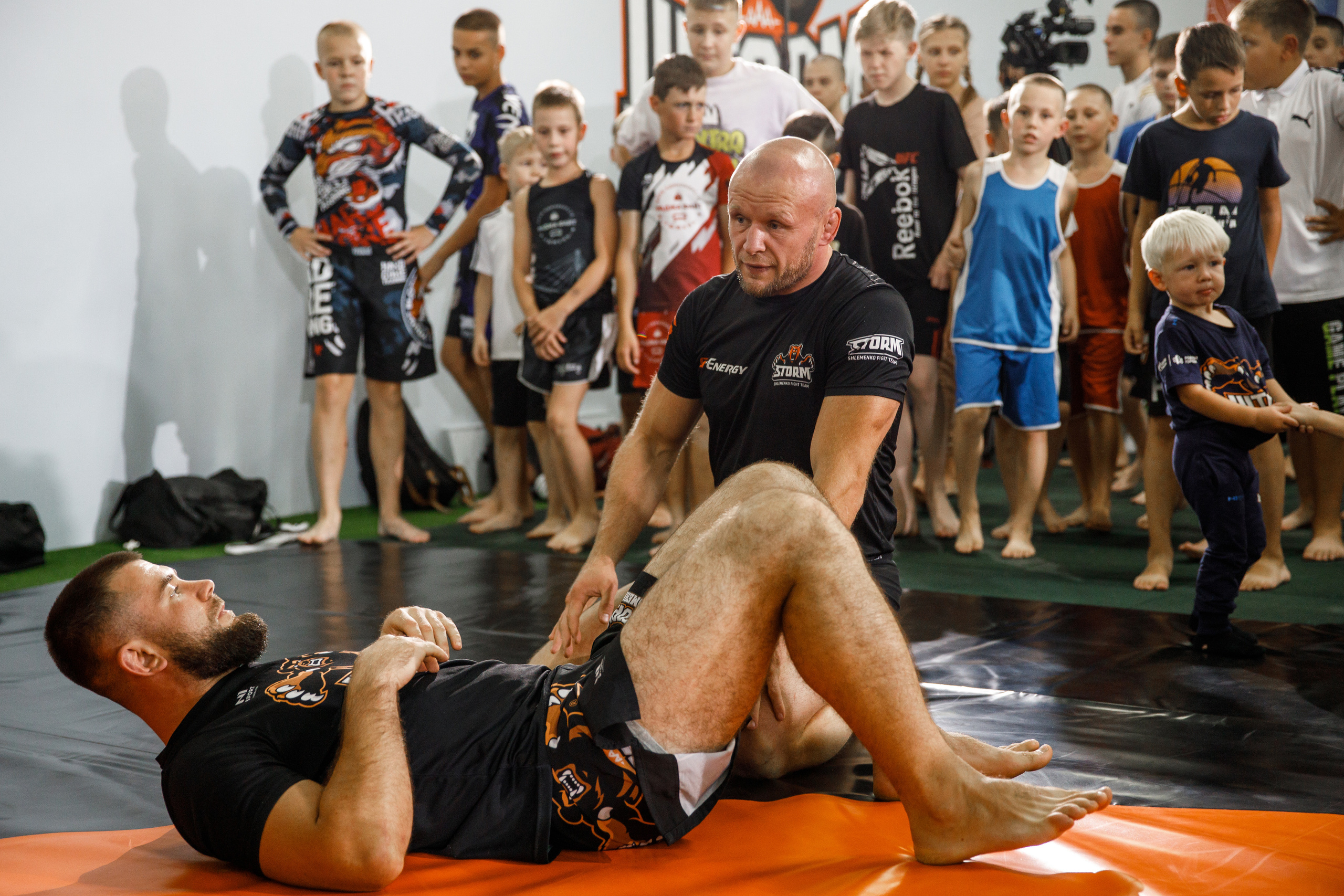 Шторм. Открытие филиала школы единоборств А. Шлеменко в Тюмени. Фотограф Антон Никандров