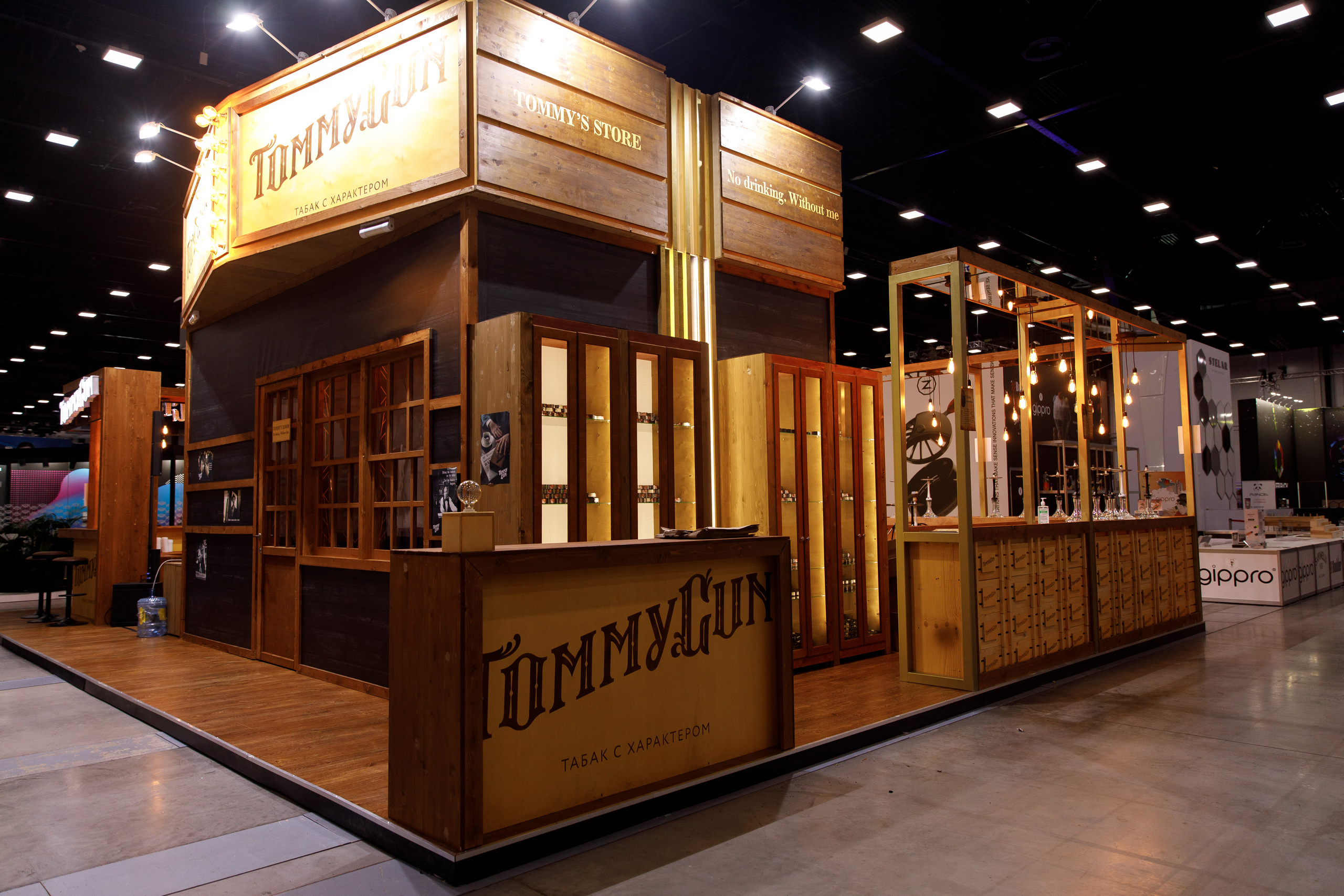 Выставка Экспо, Санкт-Петербург. Бренд Tommy Gun. Фотограф Антон Никандров