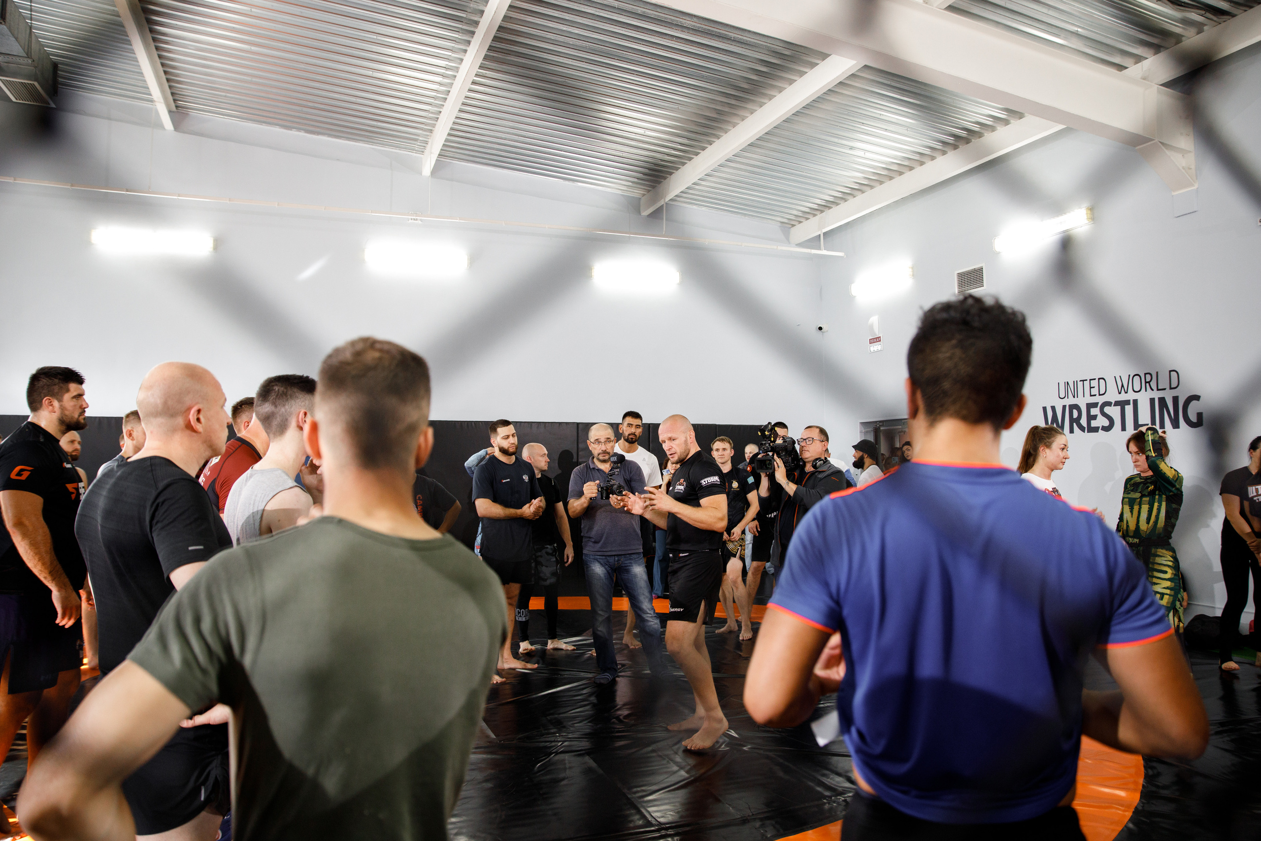 Шторм. Открытие филиала школы единоборств А. Шлеменко в Тюмени. Фотограф Антон Никандров