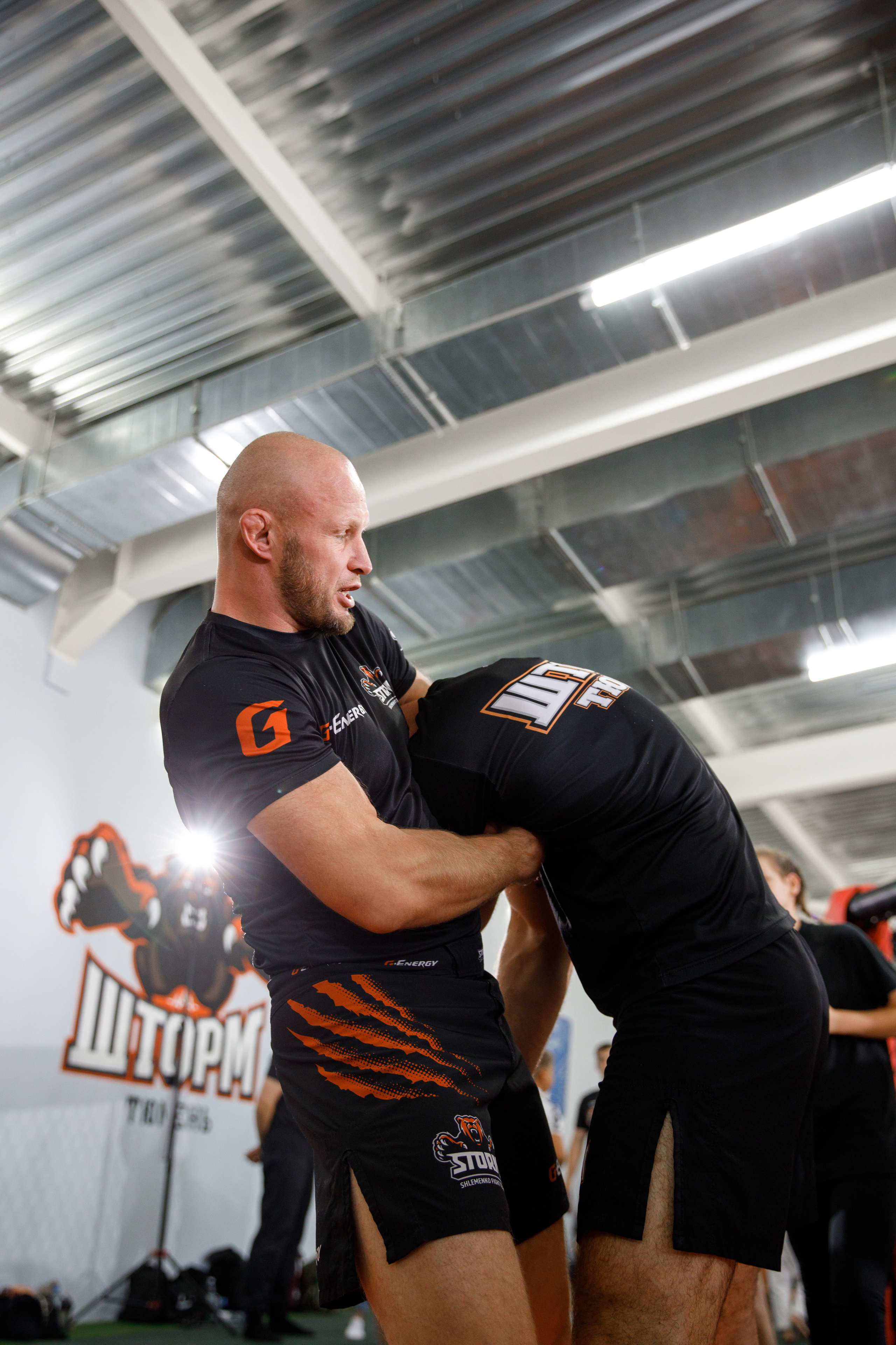 Шторм. Открытие филиала школы единоборств А. Шлеменко в Тюмени. Фотограф Антон Никандров