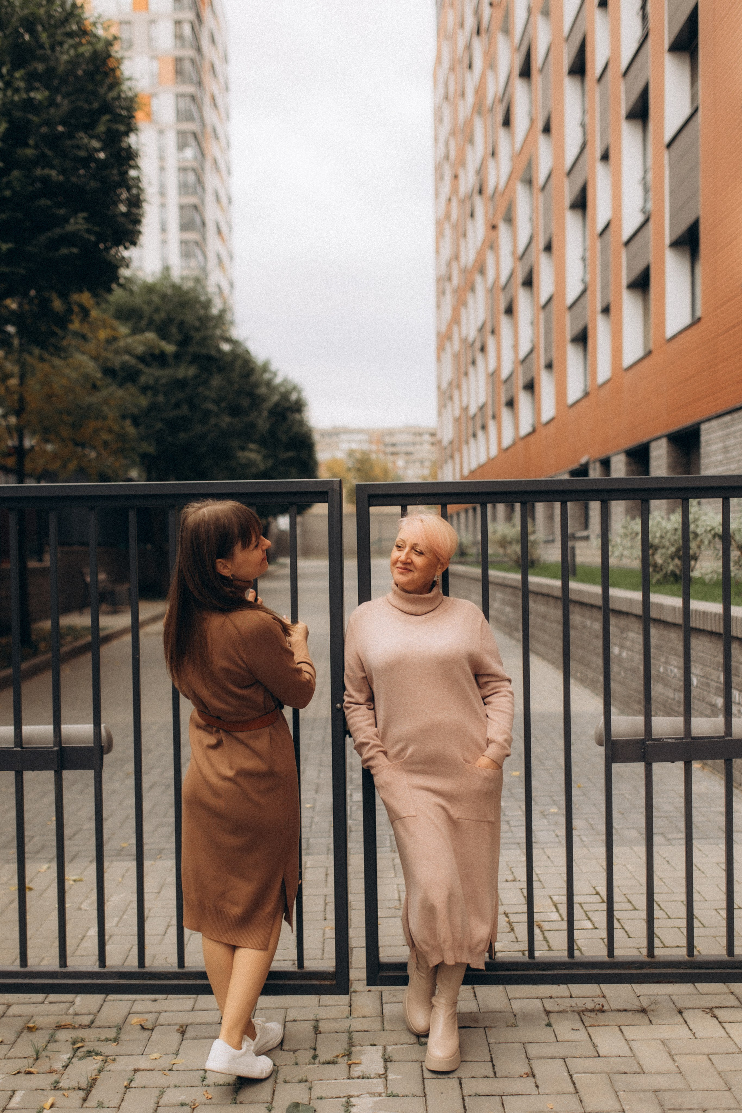 Прогулка по городу, осень. Семейный фотограф lifestyle в Новосибирске Елена Шпилевая