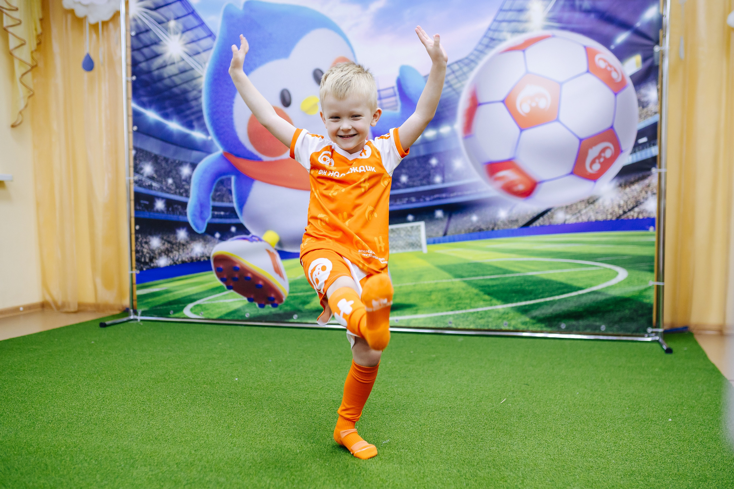 Фотосессия с кубком в детских садах г. Магнитогорска. Денис Прохоров Фотограф в г. Магнитогорск